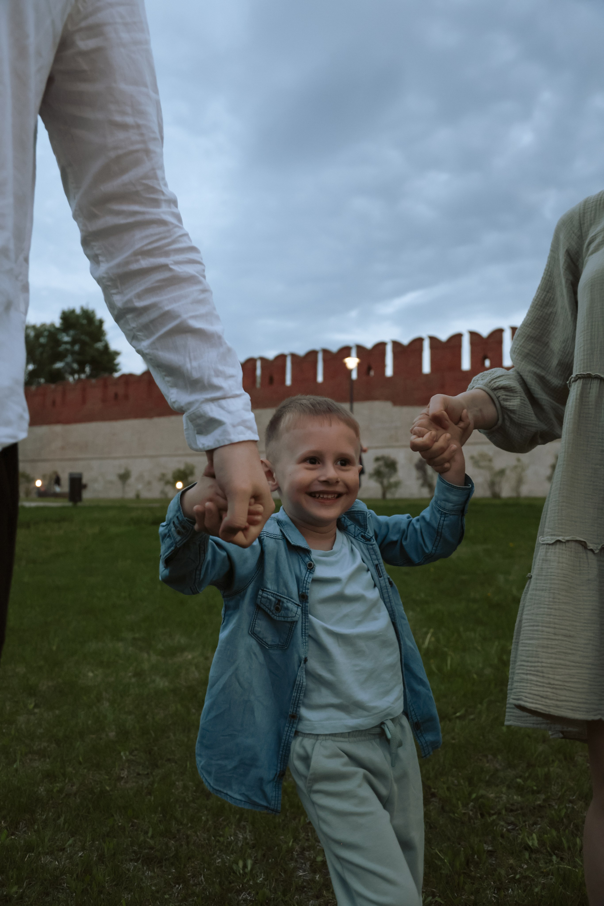 Семейная фотосессия в парке. Фотограф в Санкт-Петербурге Валерия Закатеева