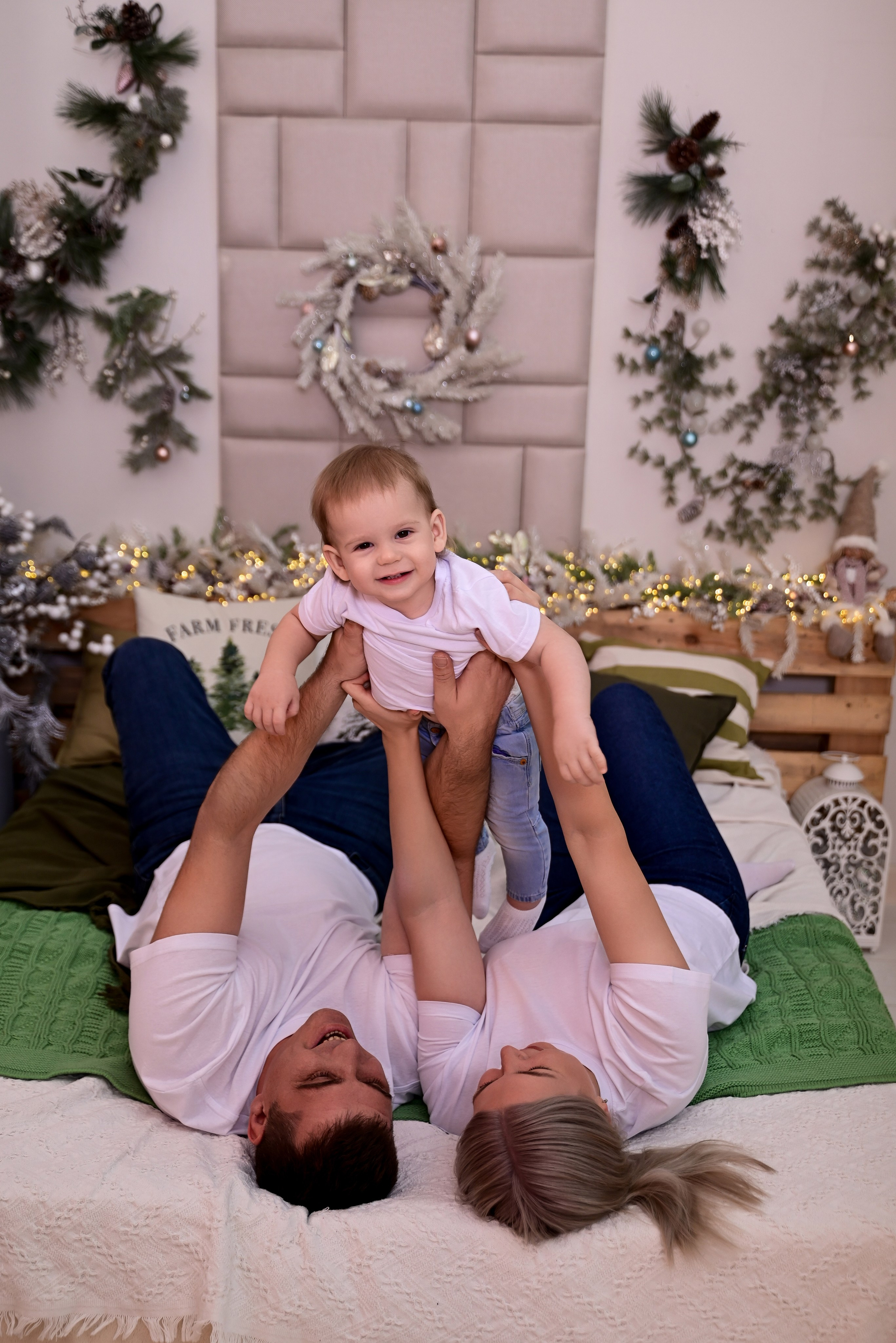 Новогодняя фотосессия. Фотостудия Зефир. Фотосессии в студии под ключ. Москва. Семейные и детские фотосессии