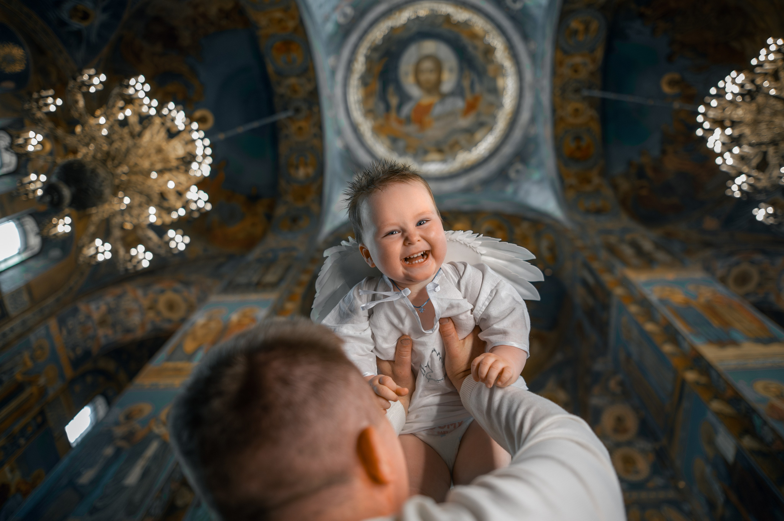 Таинство крещения в Спасе на Крови. Фотограф на крещение и венчание, семейный фотограф в Санкт-Петербурге