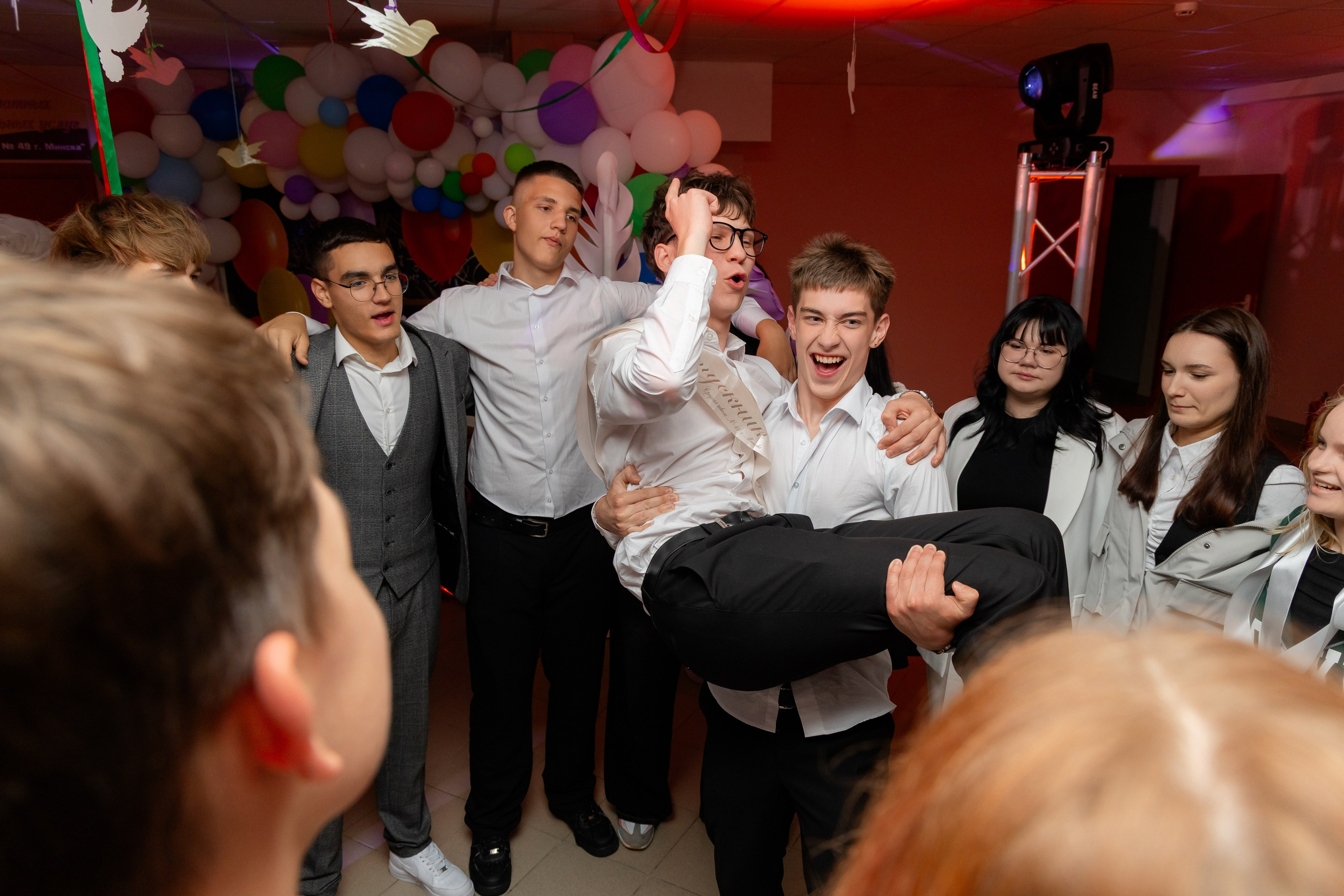Школьный выпускной 2025 год в Минске, Беларуси. Свадебный фотограф в Минске/Беларуси Сергей Спиридонов