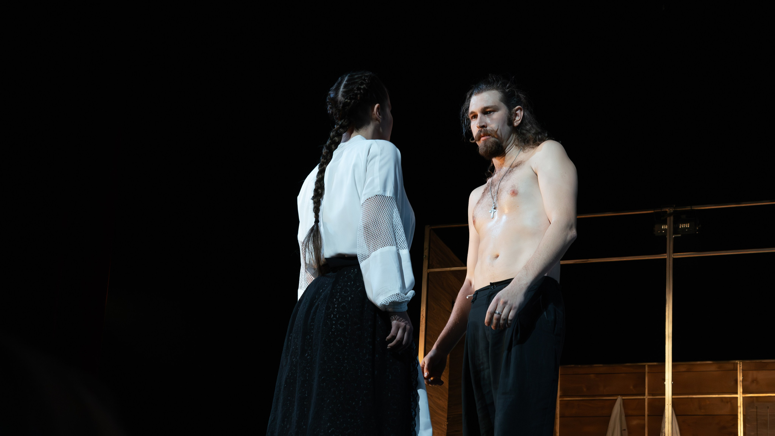 Астраханский Драматический Театр «Леди Макбет». Фотограф Марк Файзулин