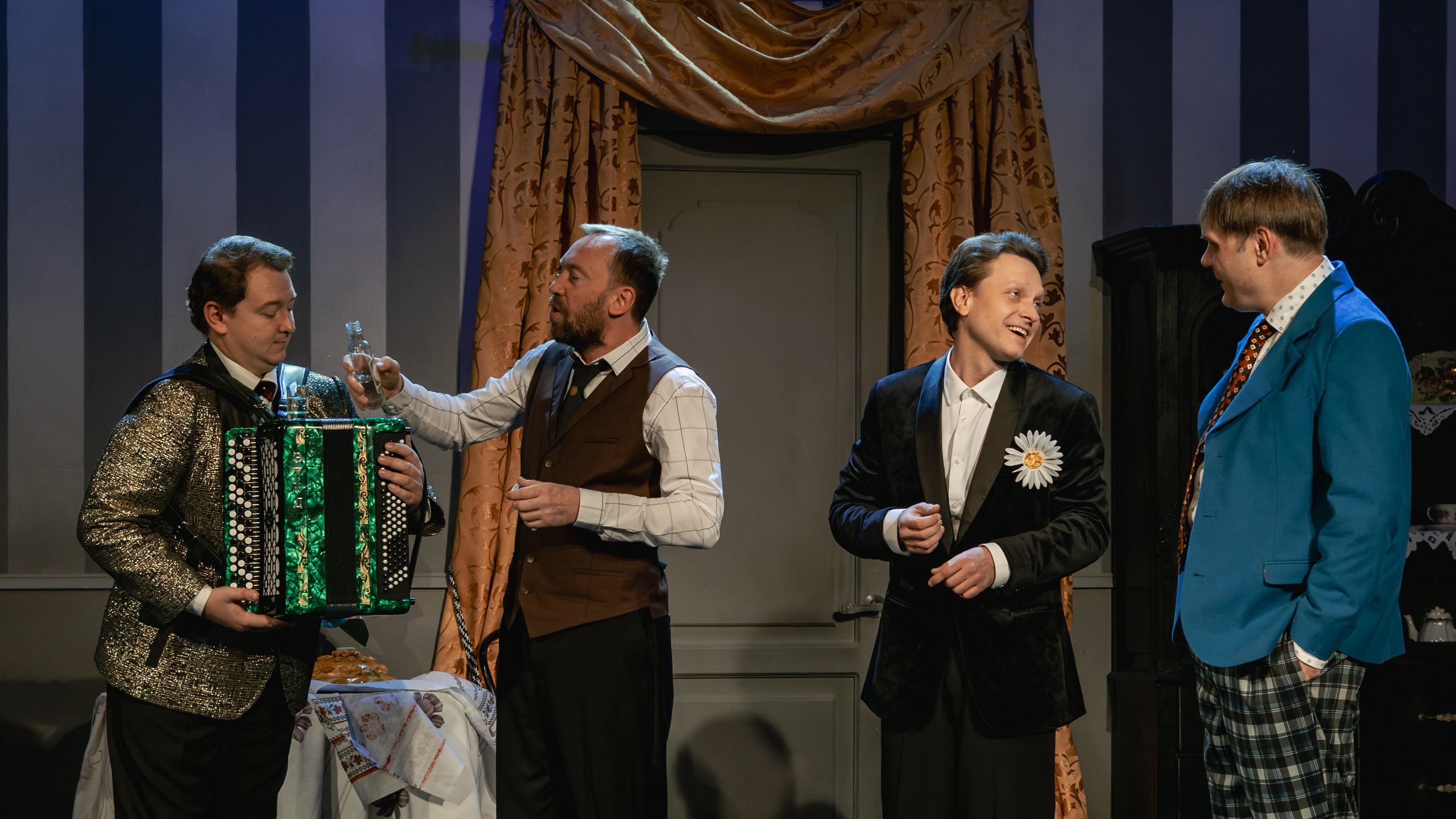 Театр Юного Зрителя «Две свадьбы». Фотограф Марк Файзулин