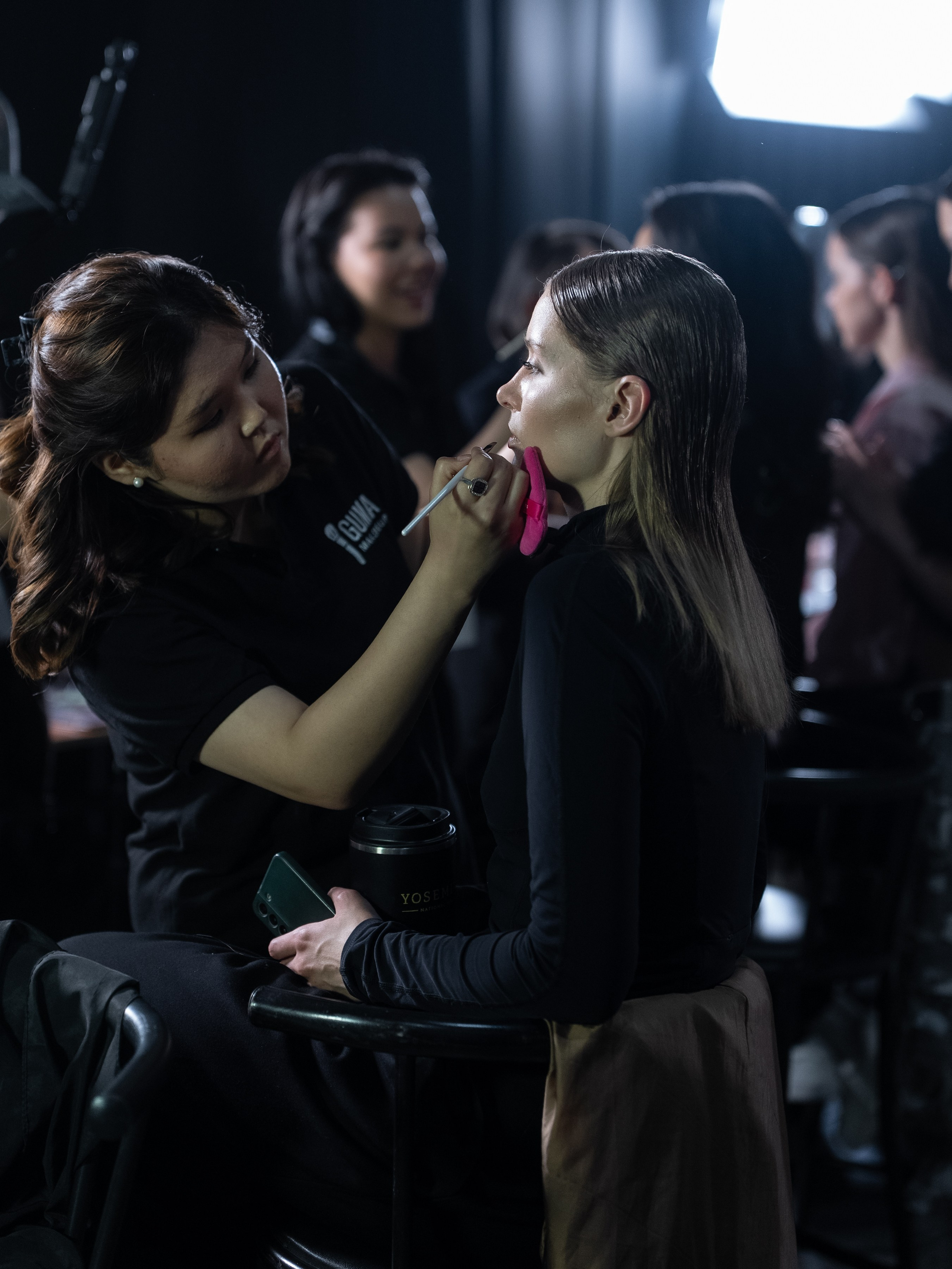 Visa Fashion Week Pre-Fall 2026 April BackStage Day 1. Сайт Алматинского НЮ АРТ, будуар и фэшн фотографа Дениса Карпенко