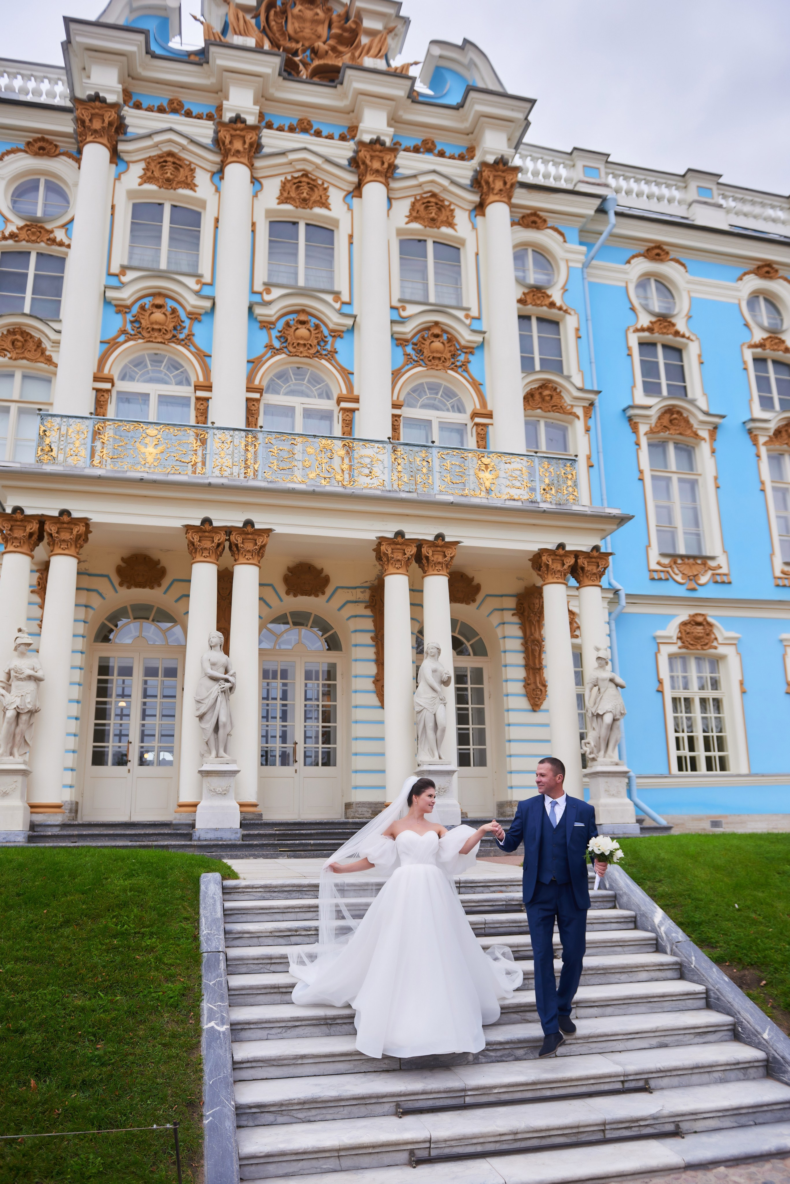 Осенняя свадебная прогулка в Екатерининском парке в Пушкине. Портретный, семейный и свадебный фотограф в Санкт-Петербурге и в Пушкине Ширяев Денис