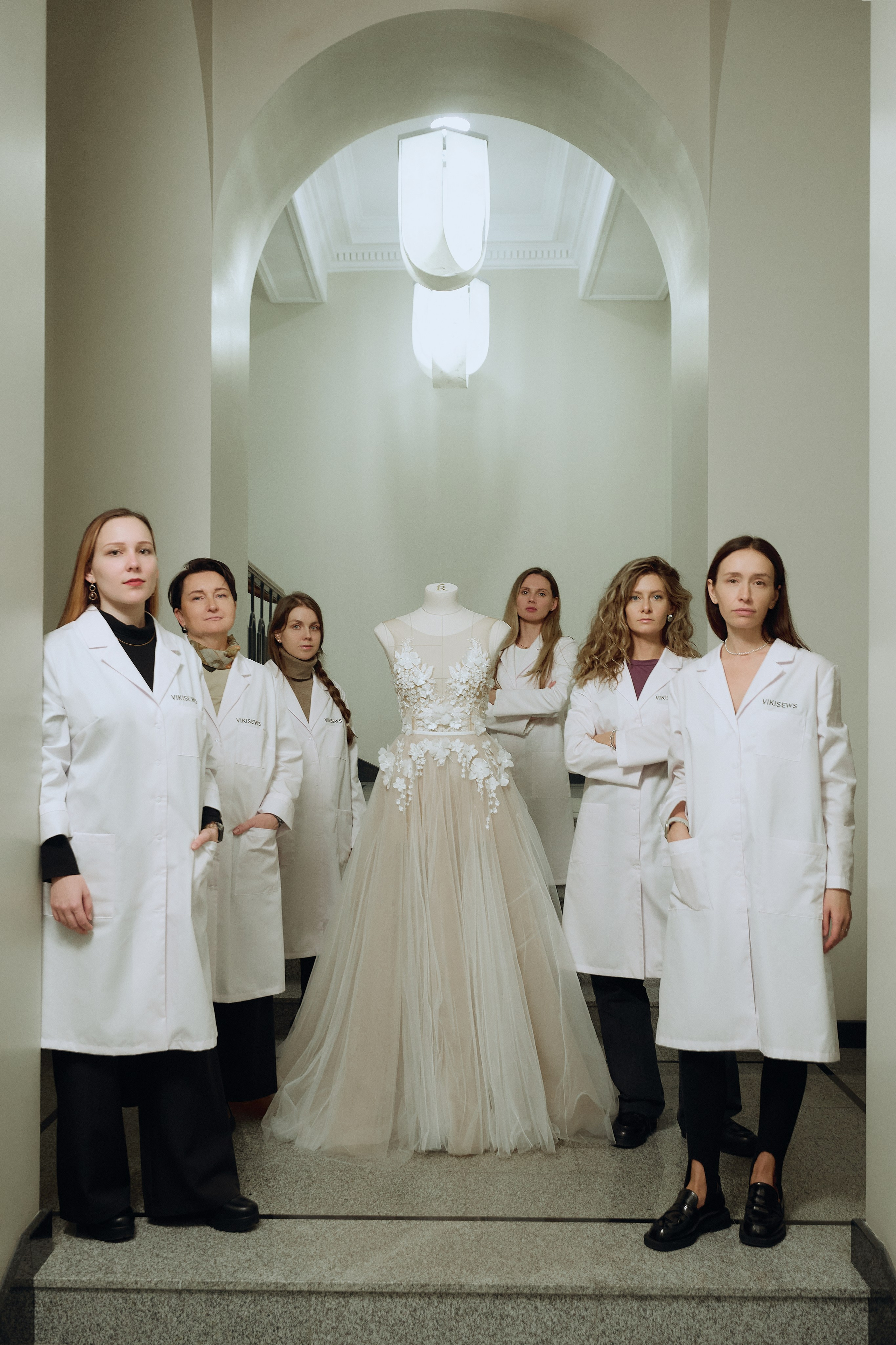 Фото сотрудников Vikisews — энергичная и творческая команда бренда