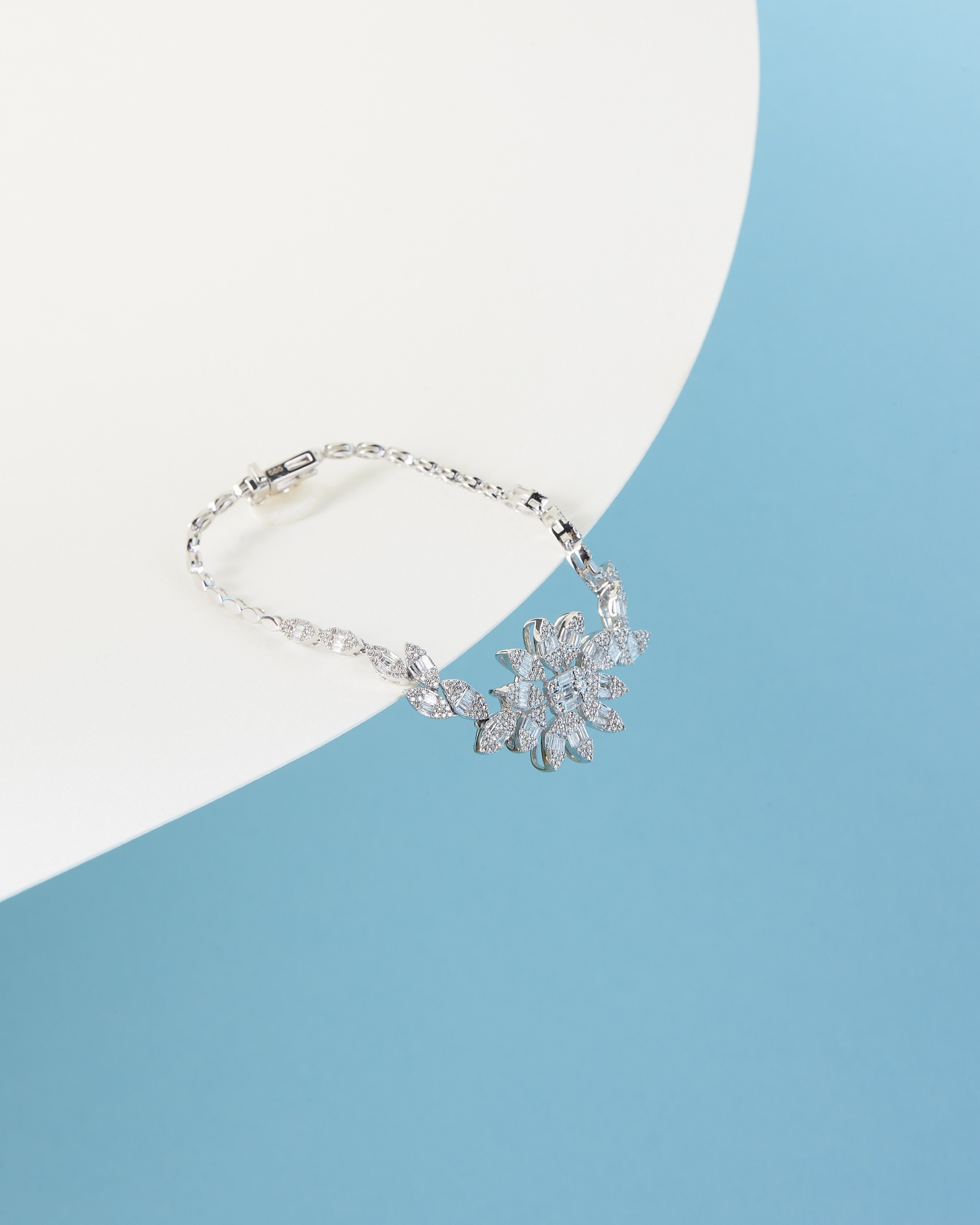 Kazakh Yuvelir. Fashion and advertising photographer