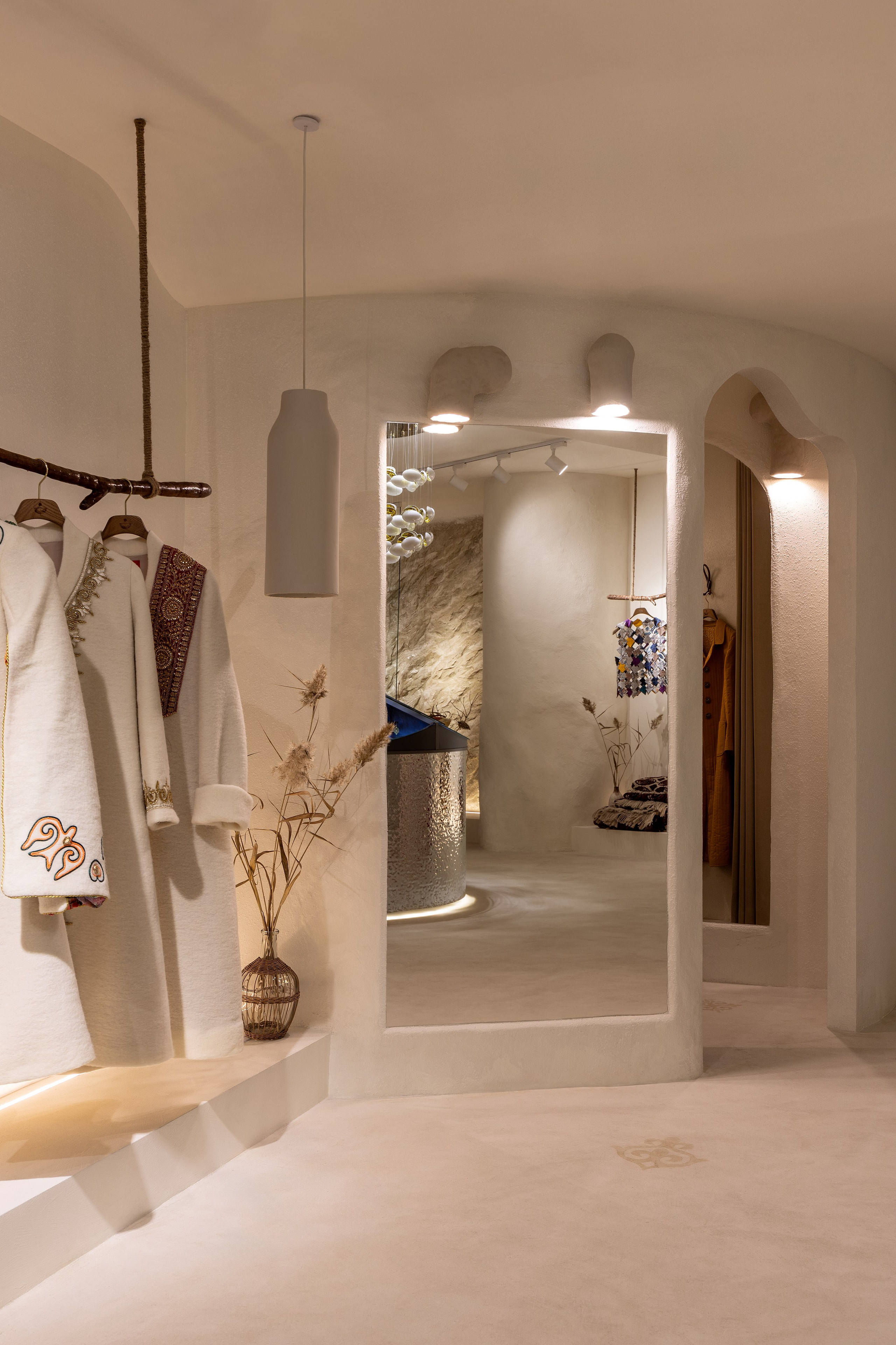 Интерьерная фотосъёмка бутика «Dala» в Астане. Roman Yakunin — interior photographer in Almaty, Kazakhstan