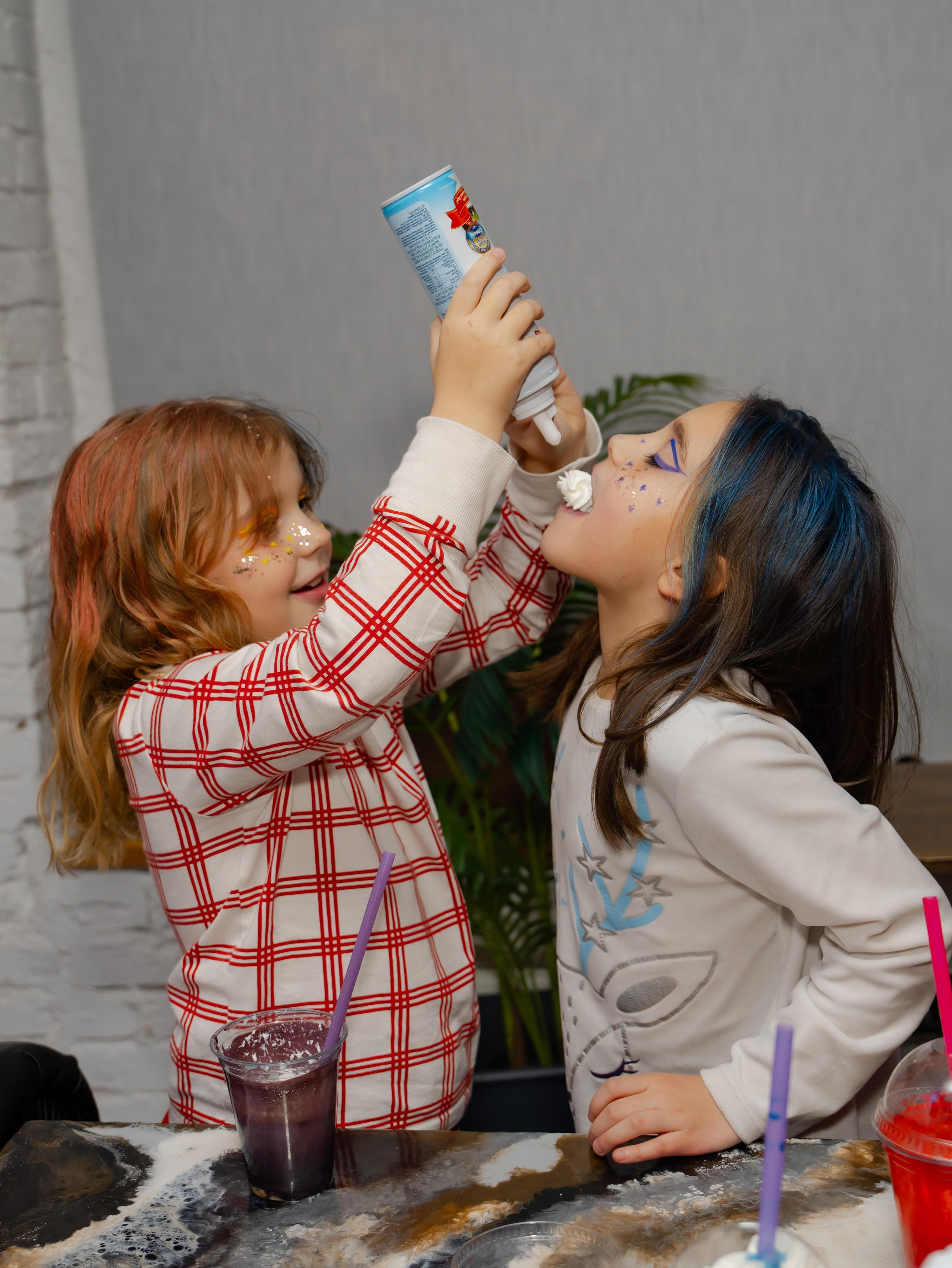 Битва подушками. Крамер Юлиана детский и семейный фотограф