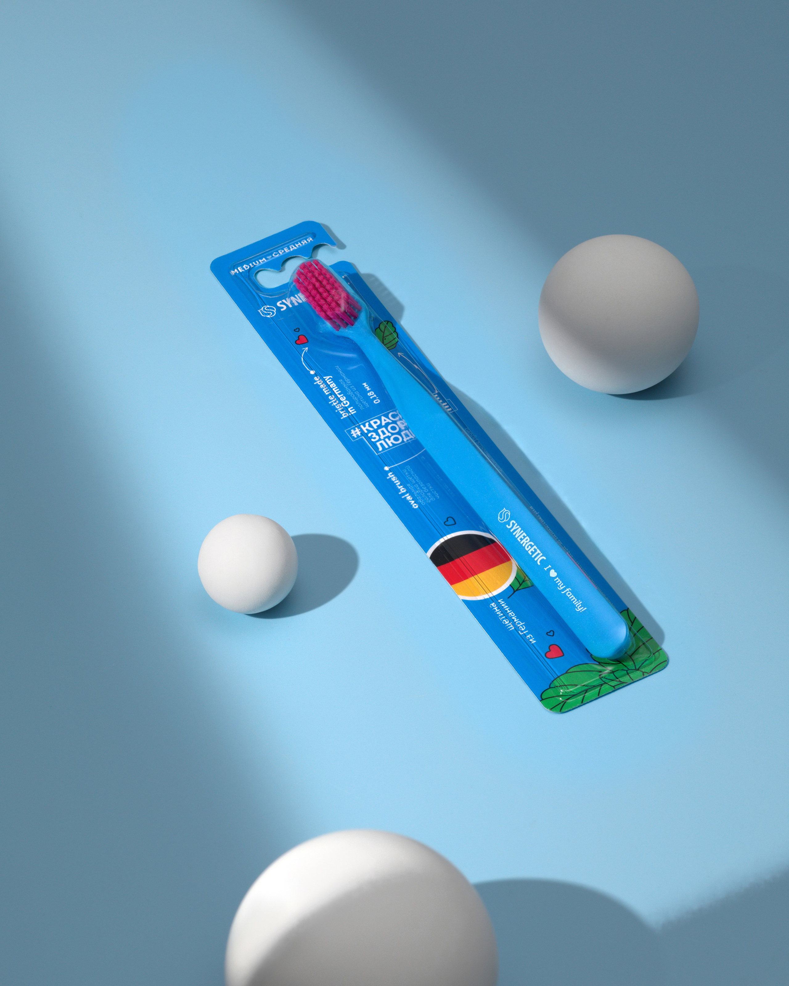 Зубная щетка. Синергетик. Синяя зубная щетка.