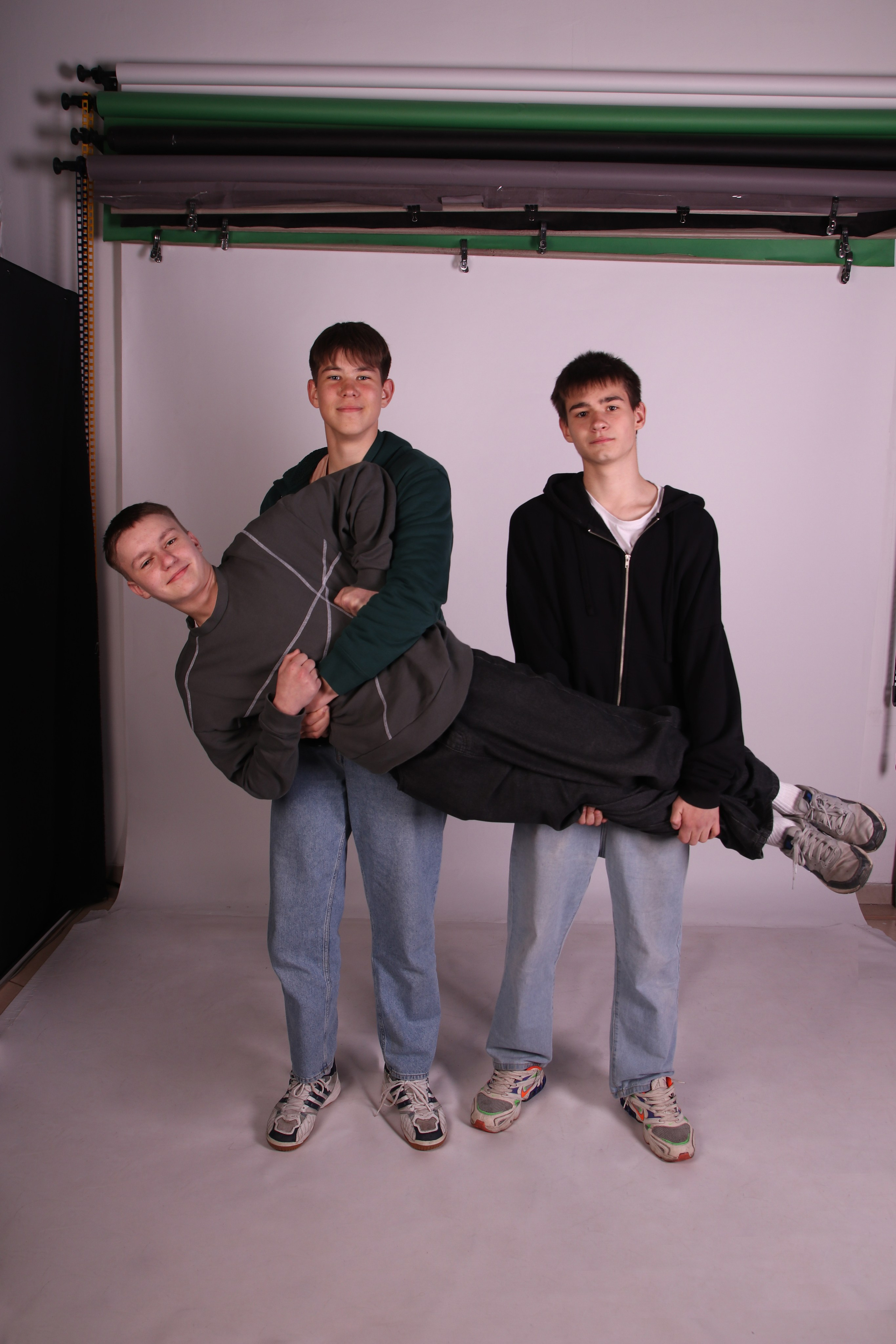 Школьная съемка для дальнейшего альбома. Фотограф фотосалон SO! photo&video город Находка Приморский край