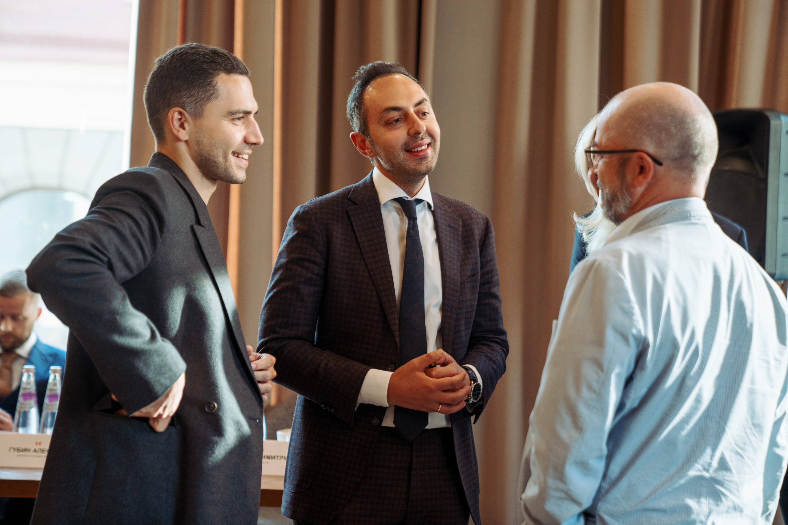 Фотосъемка делового обеда и презентации для инвесторов. Саша Потапкин Фотограф. Сочи, Екатеринбург, Москва