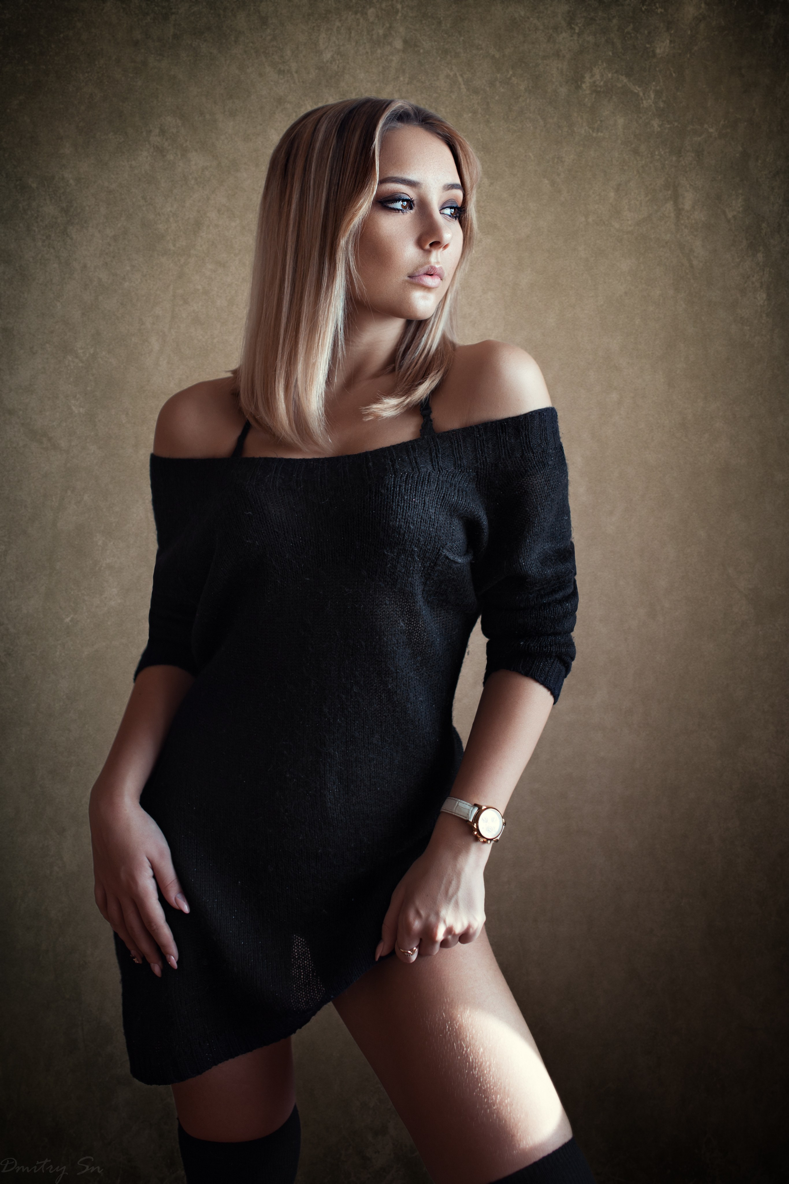 Фотосет с Надеждой у окна в формате для «себя»