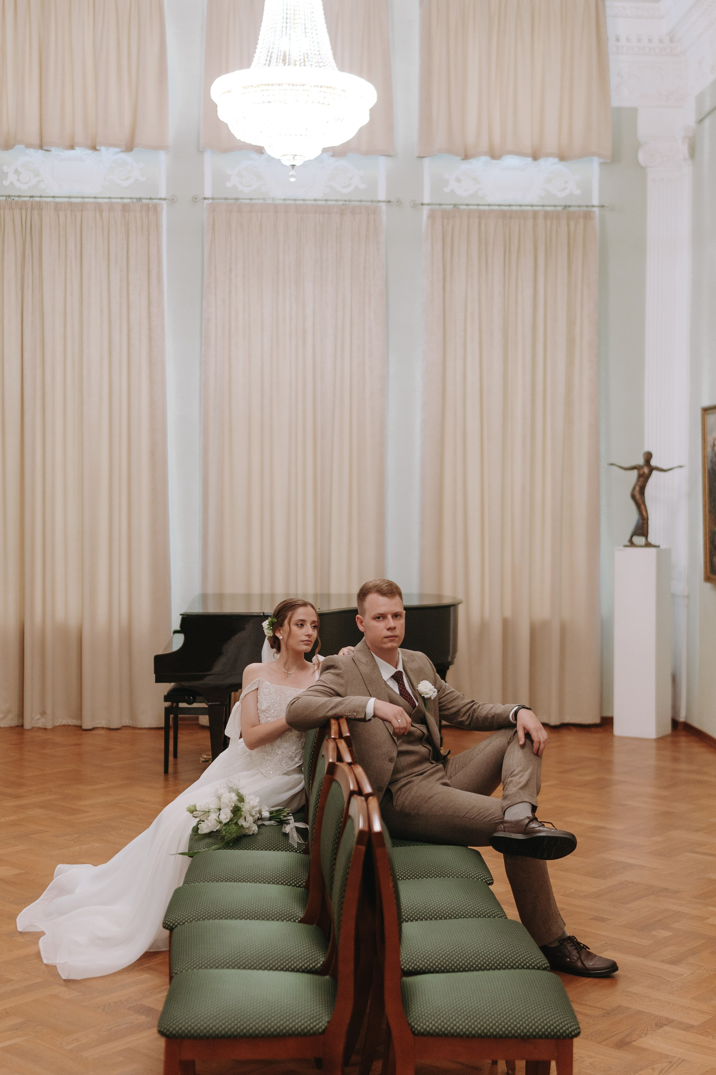 БАНКЕТНЫЙ ЗАЛ ТОРТУГА, ВЕДУЩИЙ АНДРЕЙ ОГНЕВ