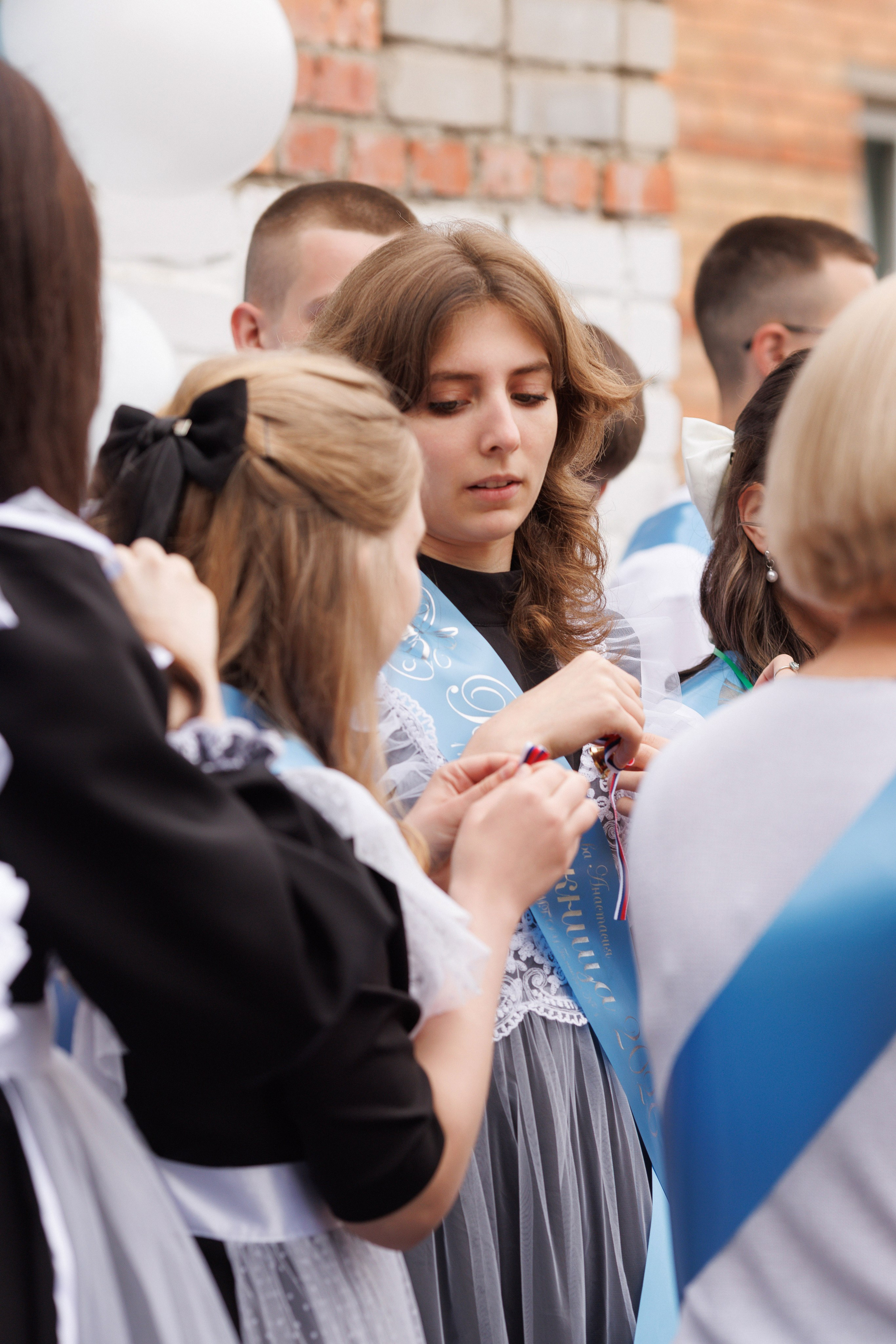 Последний звонок Гимназия Артем. Photoalbum-vl.ru
