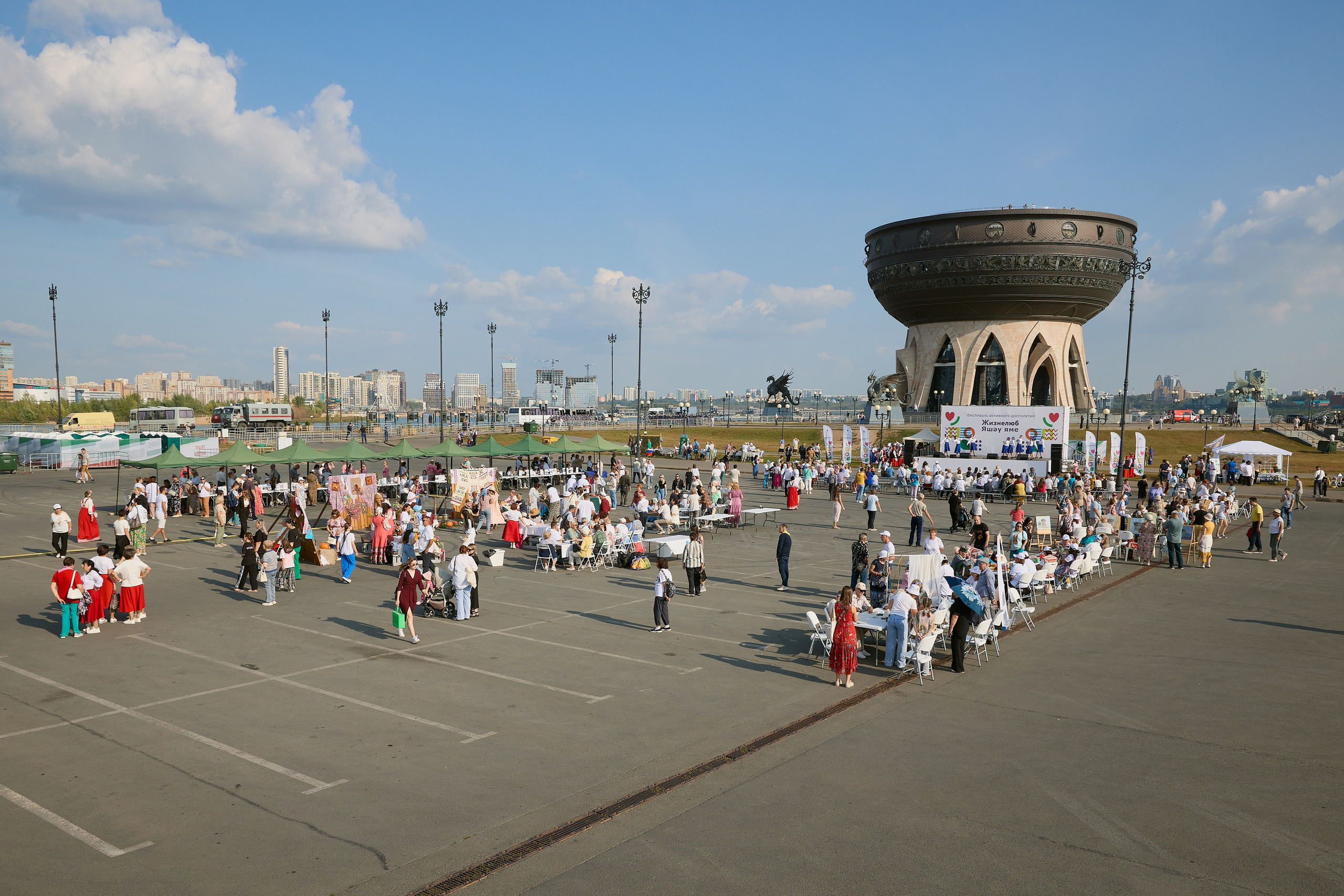 Фестиваль ЖИЗНЕЛЮБ. Мое имя Раиль. Я репортажный фотограф в Казани, так же мой любимый жанр — свадебный фотограф