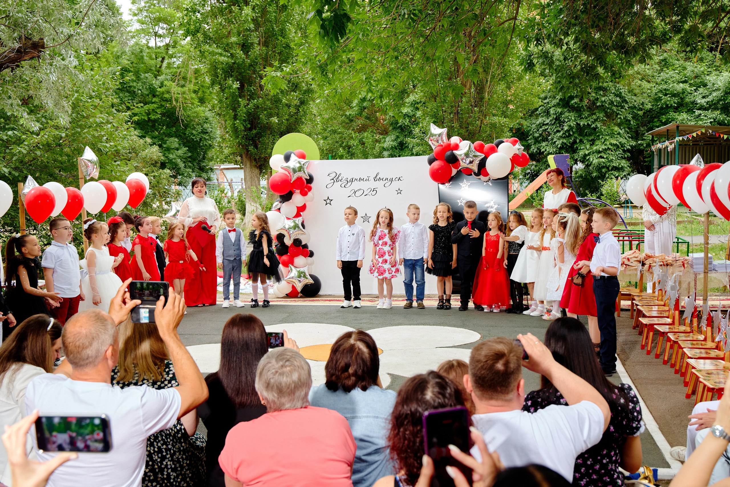 Выпускной 45 сад. Фотограф Выпускные альбомы Таганрог Сергей Коробченко