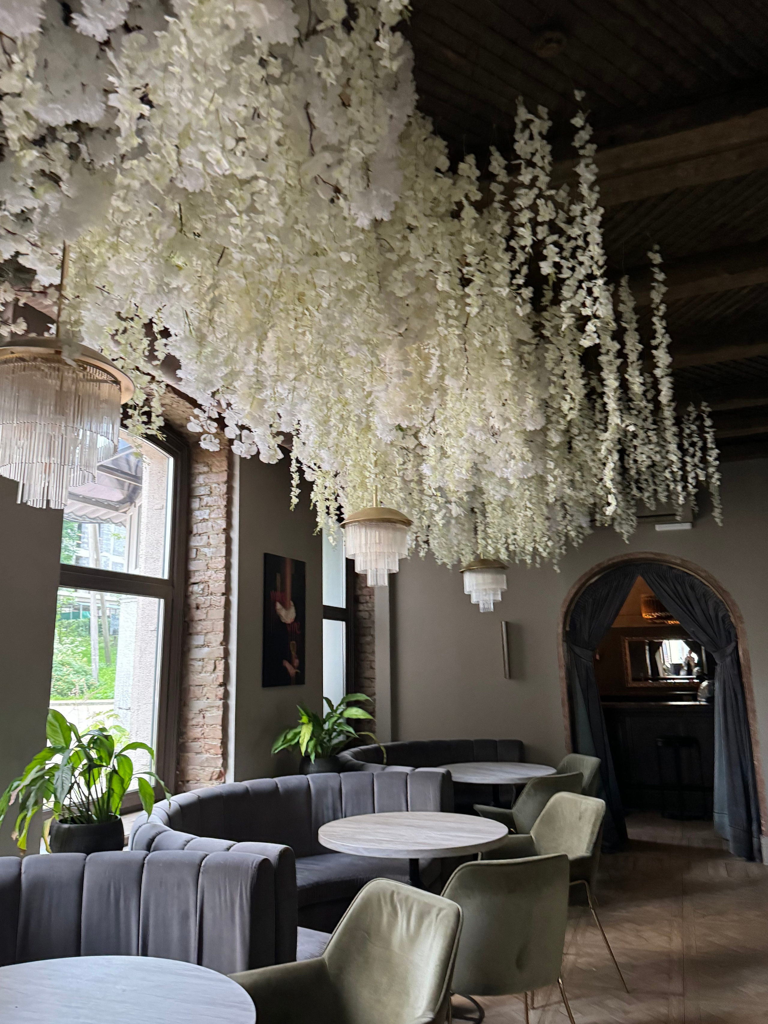 Декоративное оформление потолка ресторана, Декоратор Алёна Шевелёва, Минск