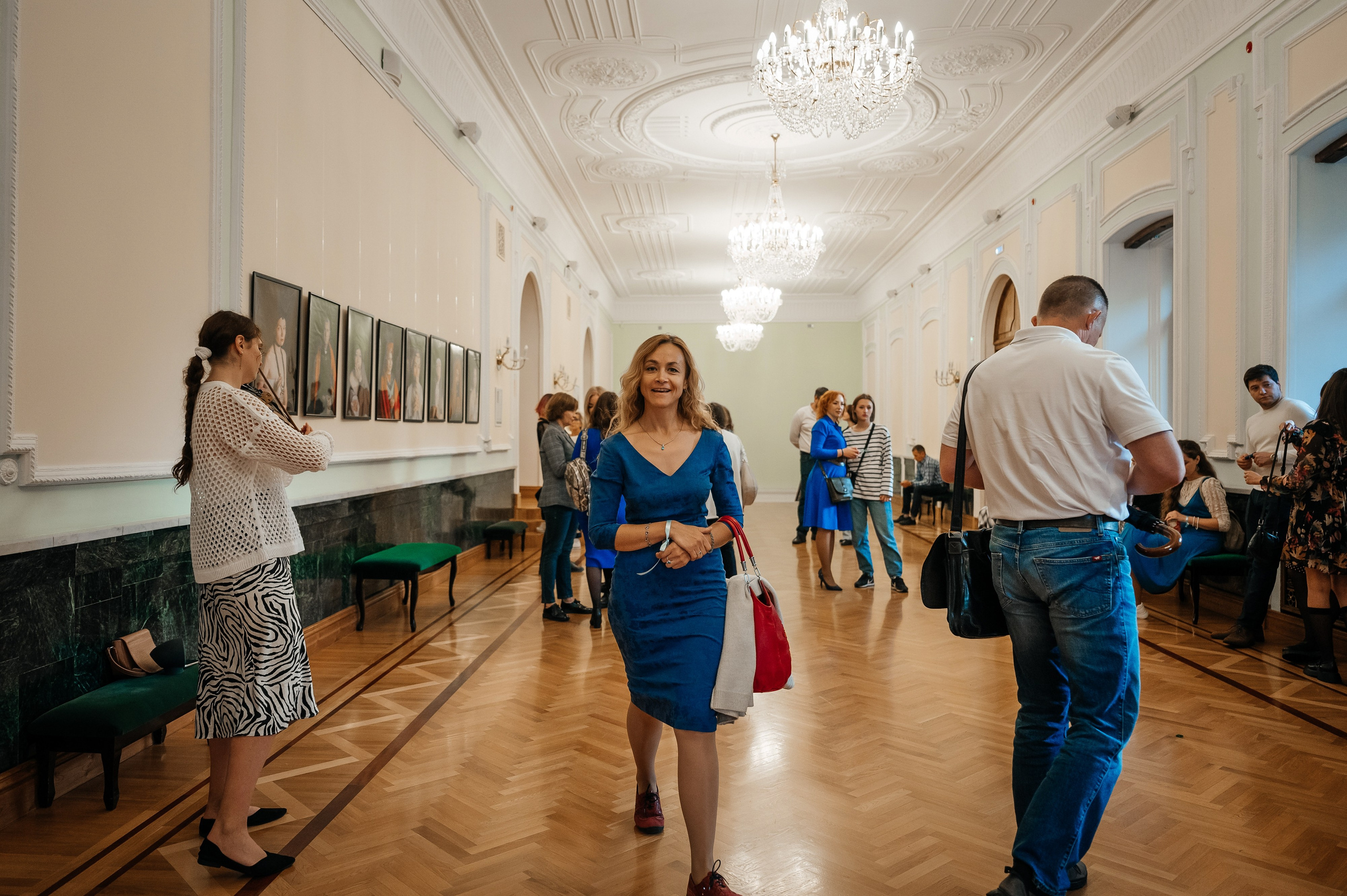 Открытие выставки Кати Васильевой в Молодежном театре. Wedding and family photographer USA