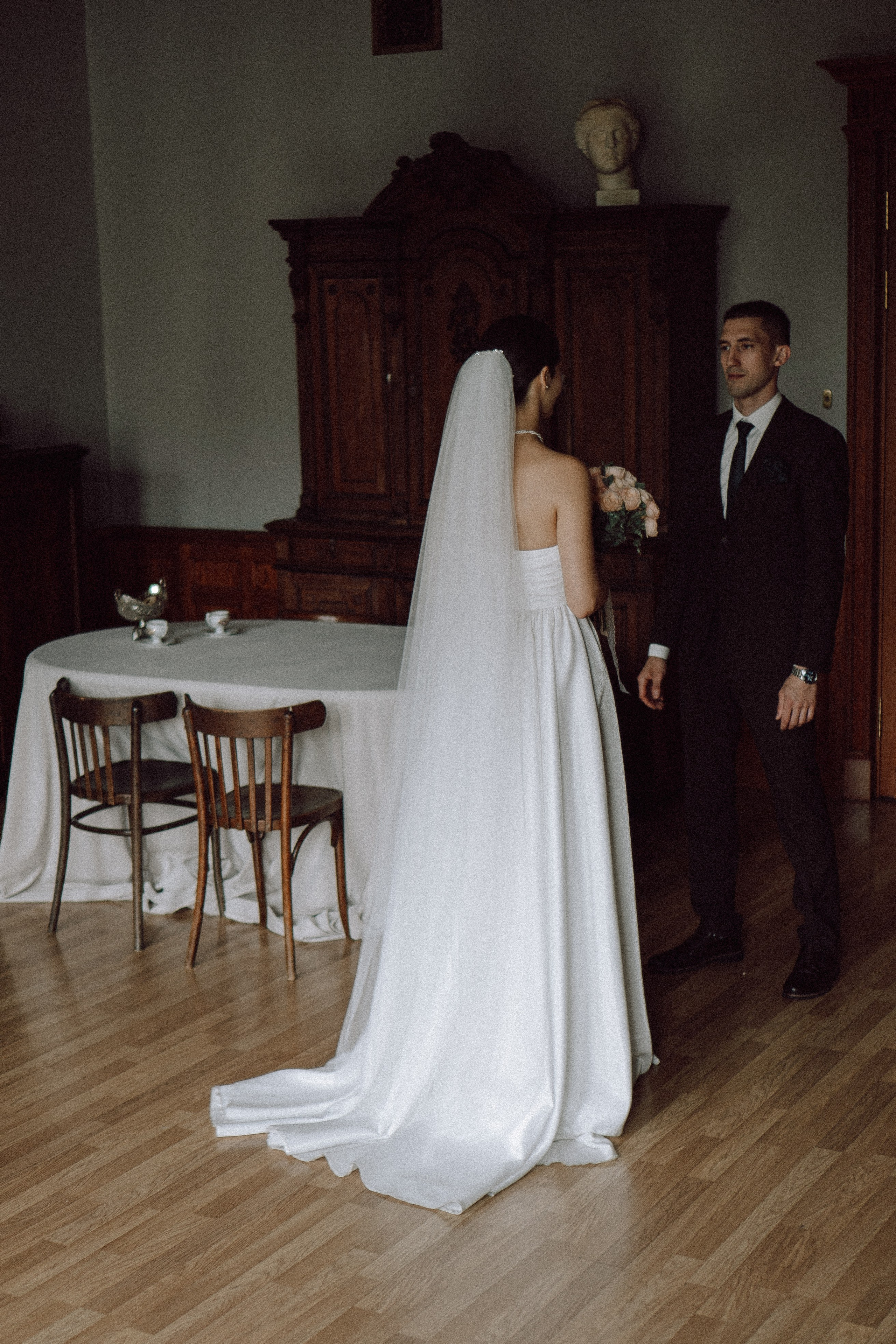 СВАДЕБНАЯ ПРОГУЛКА В САНТК-ПЕТЕРБУРГЕ (ИСАКИЕВСКИЙ СОБОР, ЗИМНЯЯ КАНАВКА, ЭРМИТАЖ И БОЛЬШАЯ МОРСКАЯ УЛИЦА). Профессиональный фотограф, Санкт-Петербург — Виктория Богомолова