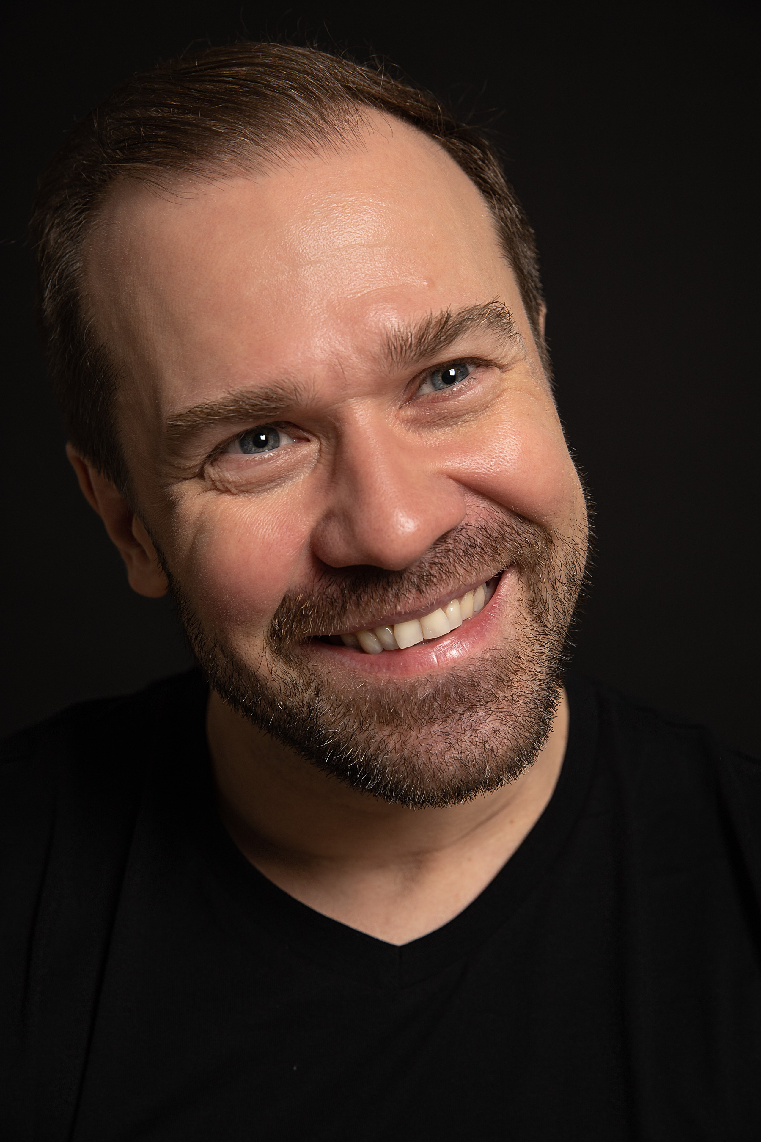 Актёрское портфолио. ФОТОГРАФ РАДОСТИ Фотосессия в студии СПб. Портретный фотограф — Юрий Торлопов