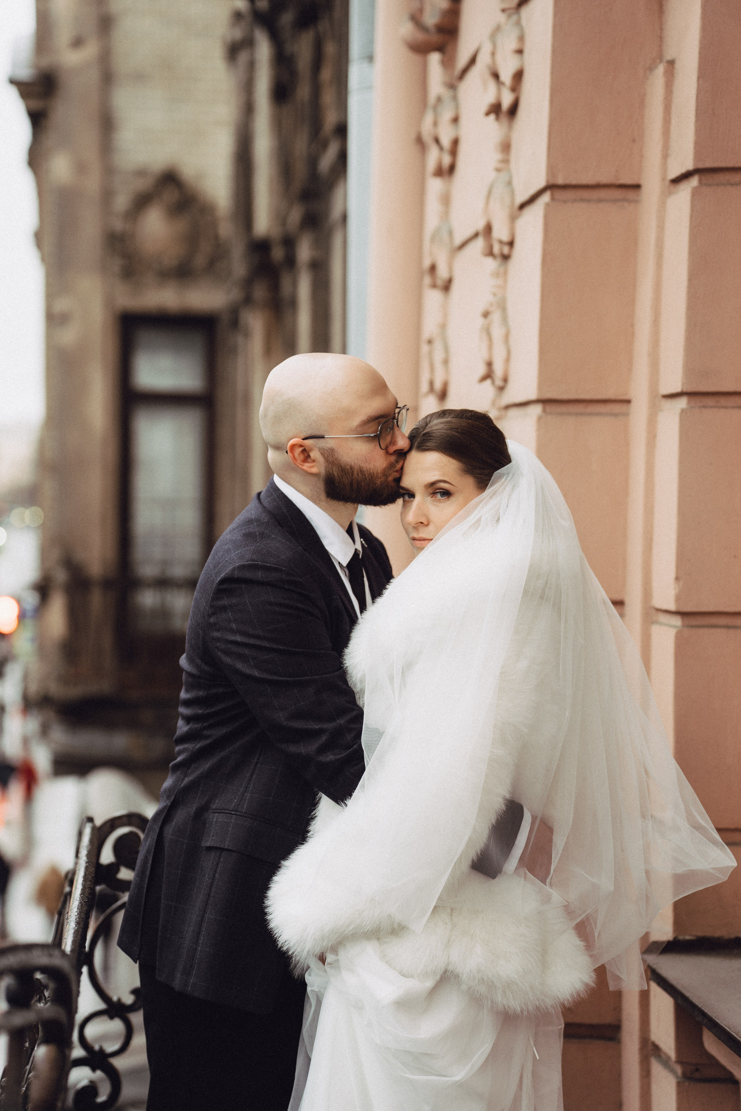 СВАДЕБНАЯ СЬЕМКА ВО ВТОРОМ ДВОРЦЕ (ДЕКАБРЬ) ТАКЖЕ СЬЕМКА В СТУДИИ НА ЧЕРНЫШЕВСКОЙ. Профессиональный фотограф, Санкт-Петербург — Виктория Богомолова