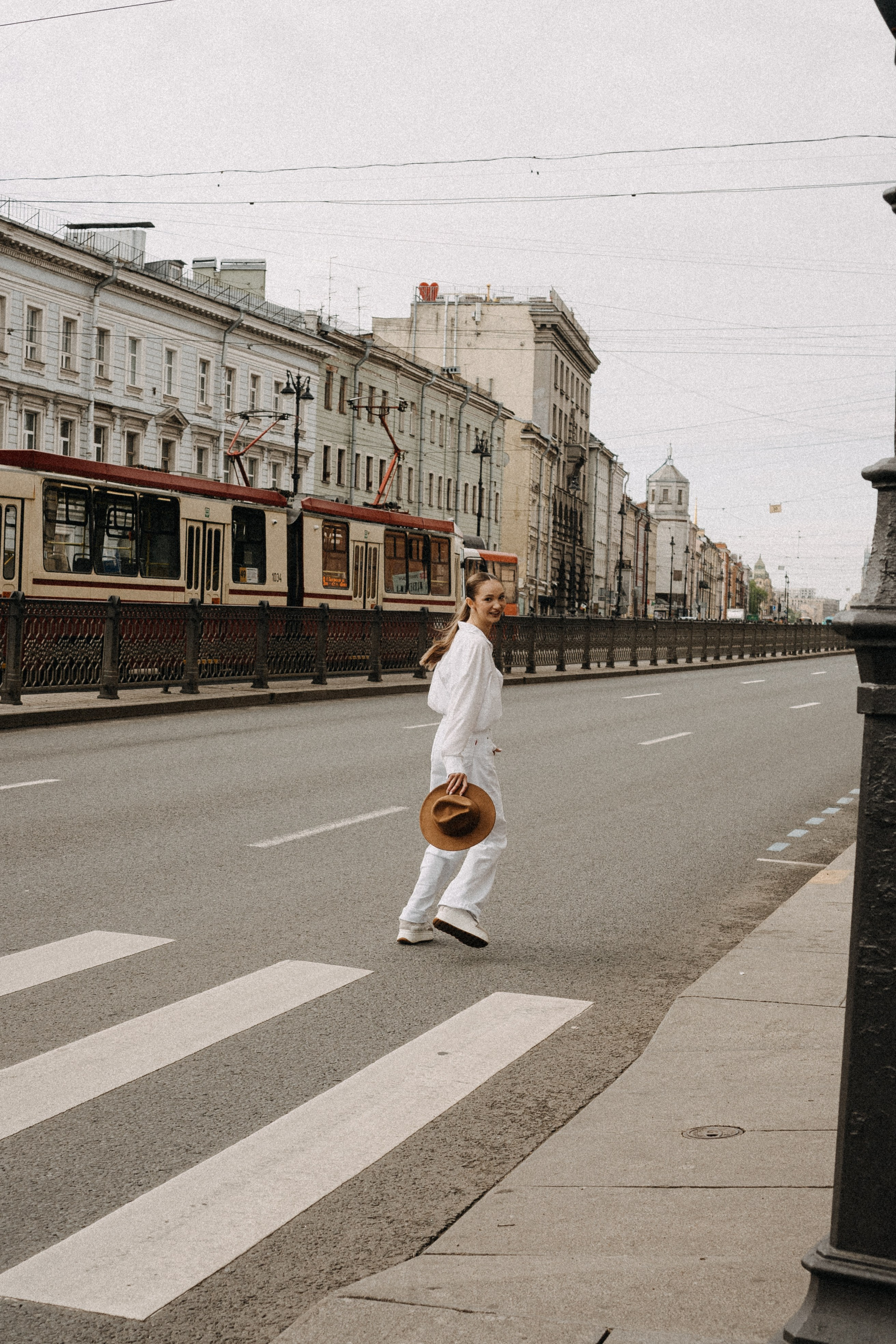 МЫ ГУЛЯЛИ ПРО КРЫШАМ ПИТЕРА. Профессиональный фотограф, Санкт-Петербург — Виктория Богомолова