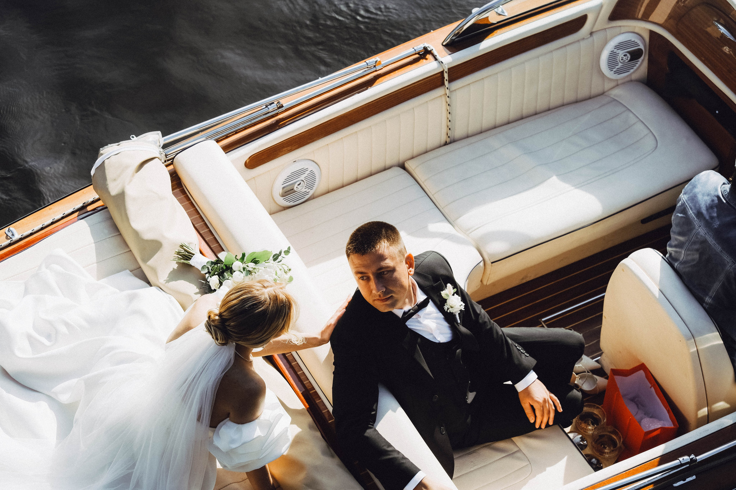 СВАДЕБГНАЯ ПРОГУЛКА ПО КАНАЛ САНКТ-ПЕТЕРБУРГА НА КАТЕРЕ. Профессиональный фотограф, Санкт-Петербург — Виктория Богомолова