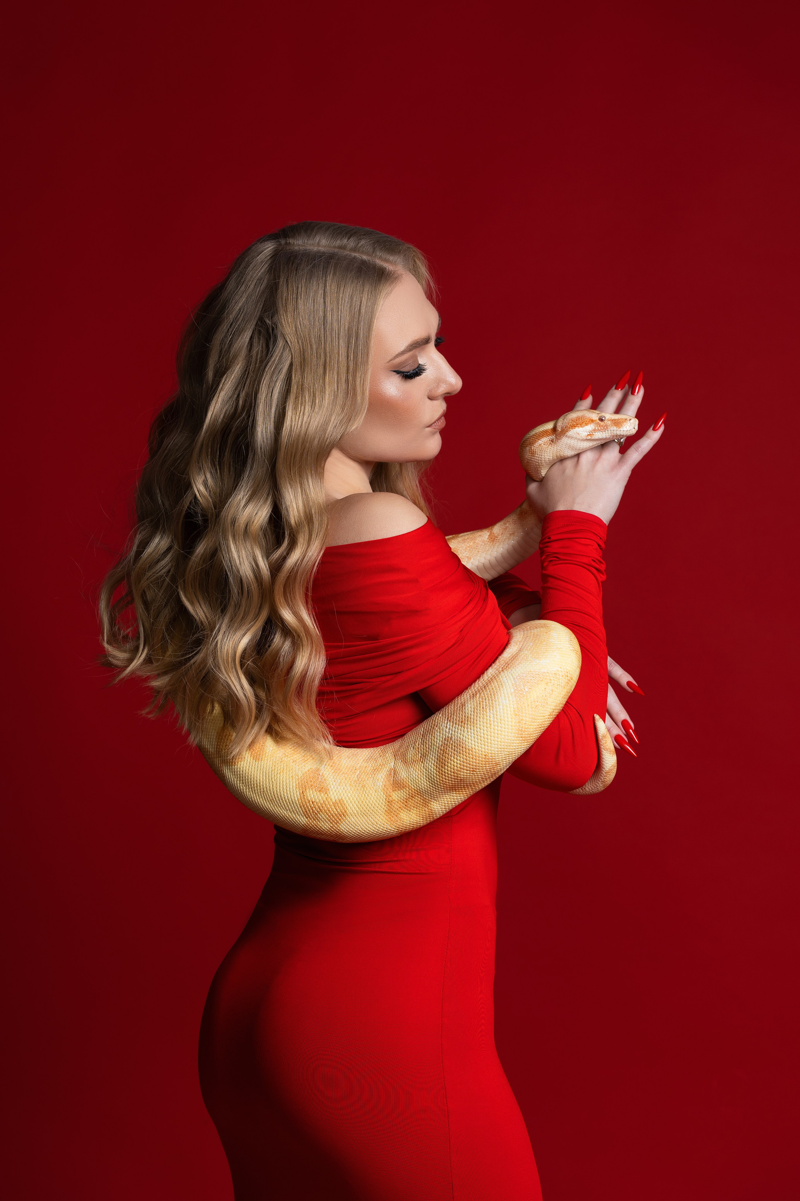 Женский портрет в студии. Фотограф Минск