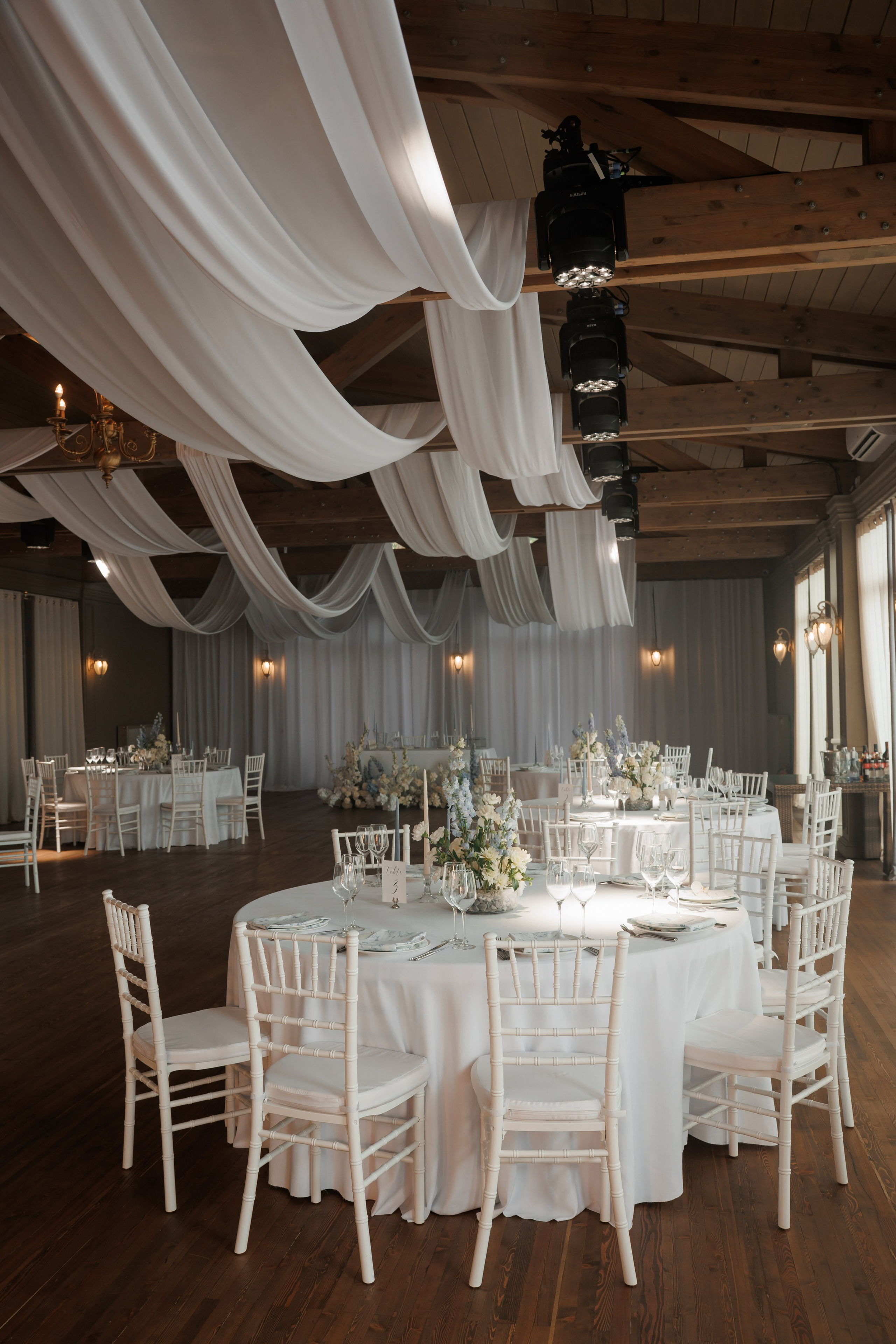 Свадебная фотосессия в отеле Сенешаль. Свадебный и репортажный фотограф (Москва, Королев и другие)