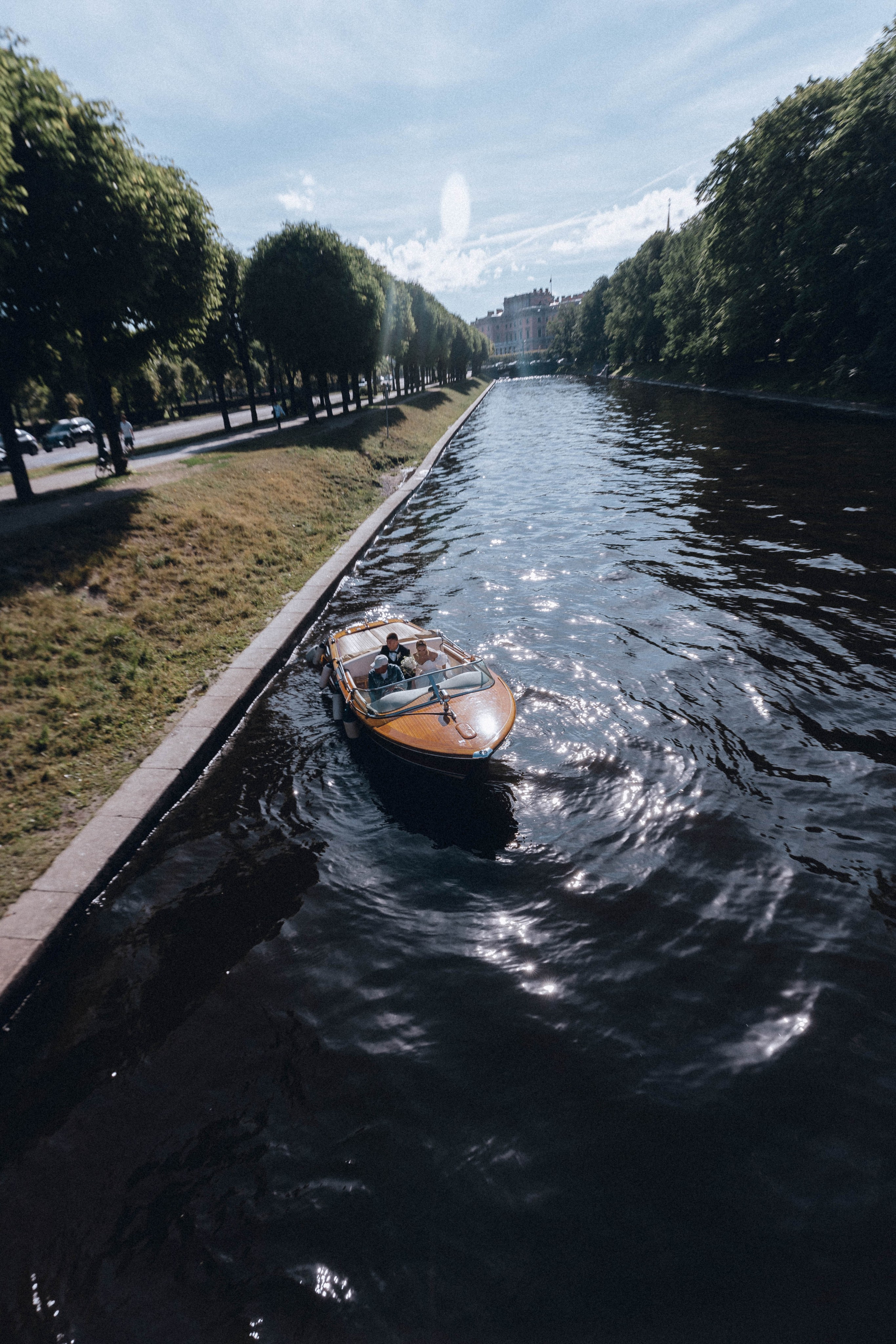 СВАДЕНБНАЯ СЬЕМКА НА КАТЕРЕ ПО КАНАЛАМ САНКТ-ПЕТЕРБУРГА И В АКВАТОРИИ НЕВЫ. Профессиональный фотограф, Санкт-Петербург — Виктория Богомолова