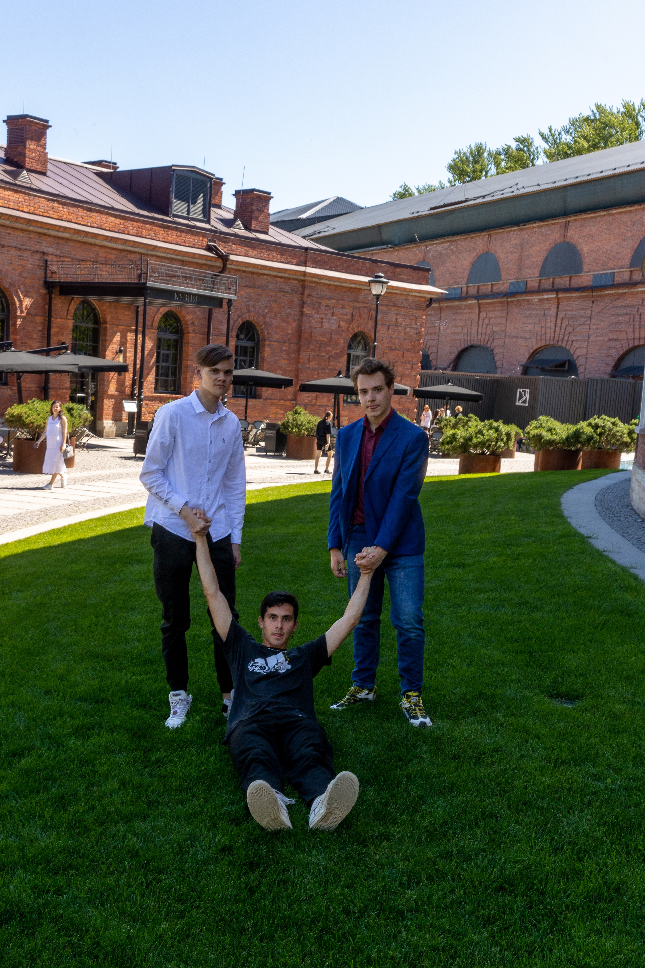 Выпускной 11 класс. Прогулка в Новой Голладии и банкет. Фотограф в Санкт-Петербурге Закута Ольга