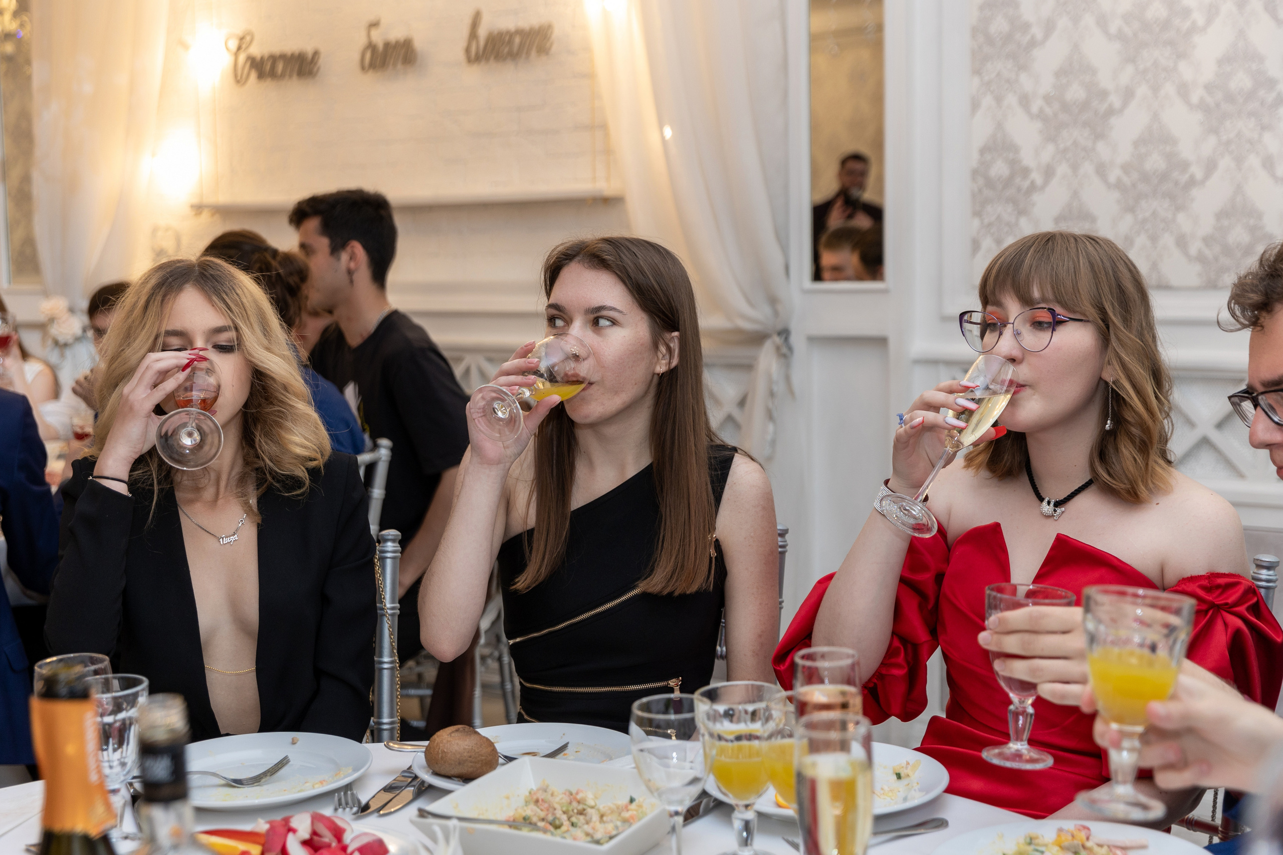 Выпускной 11 класс. Прогулка в Новой Голладии и банкет. Фотограф в Санкт-Петербурге Закута Ольга