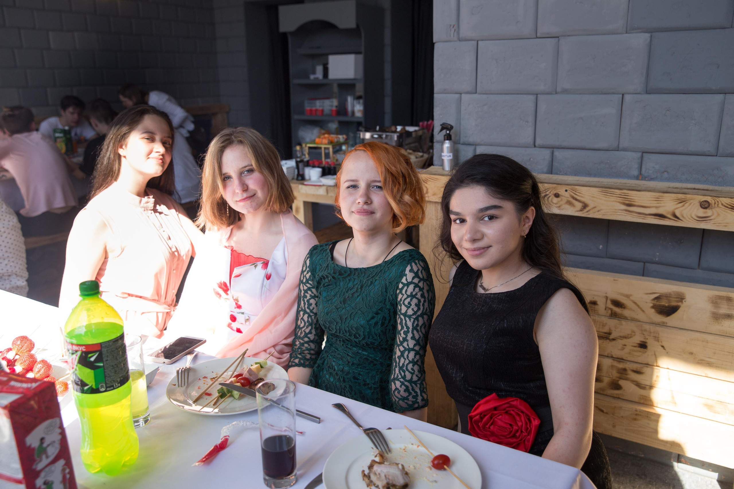 Выпускной 9 класс.Форд Баярд. Фотограф в Санкт-Петербурге Закута Ольга