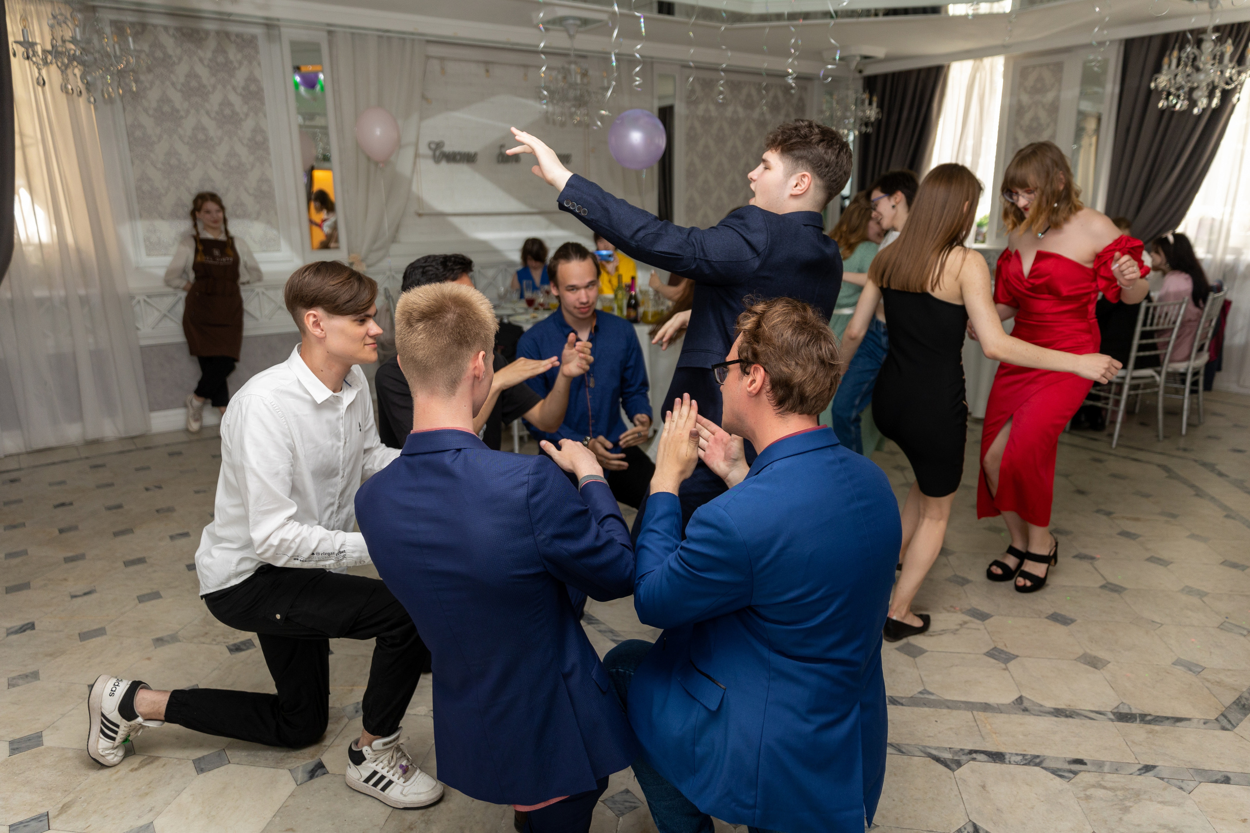 Выпускной 11 класс. Прогулка в Новой Голладии и банкет. Фотограф в Санкт-Петербурге Закута Ольга