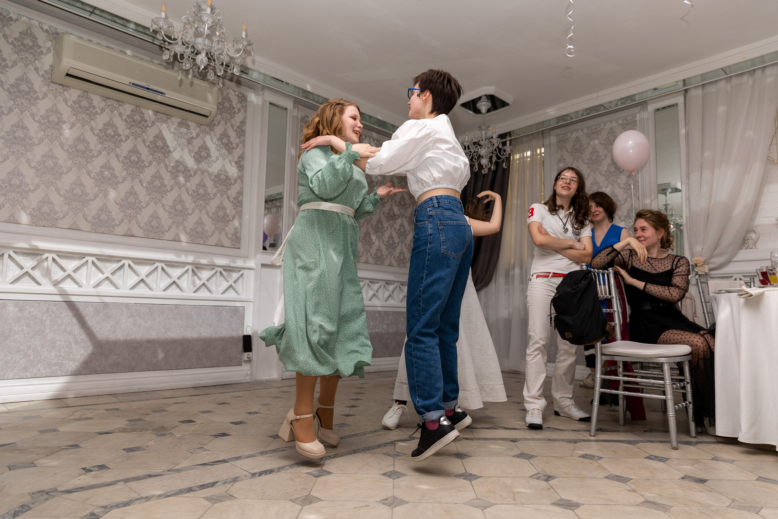 Выпускной 11 класс. Прогулка в Новой Голладии и банкет. Фотограф в Санкт-Петербурге Закута Ольга