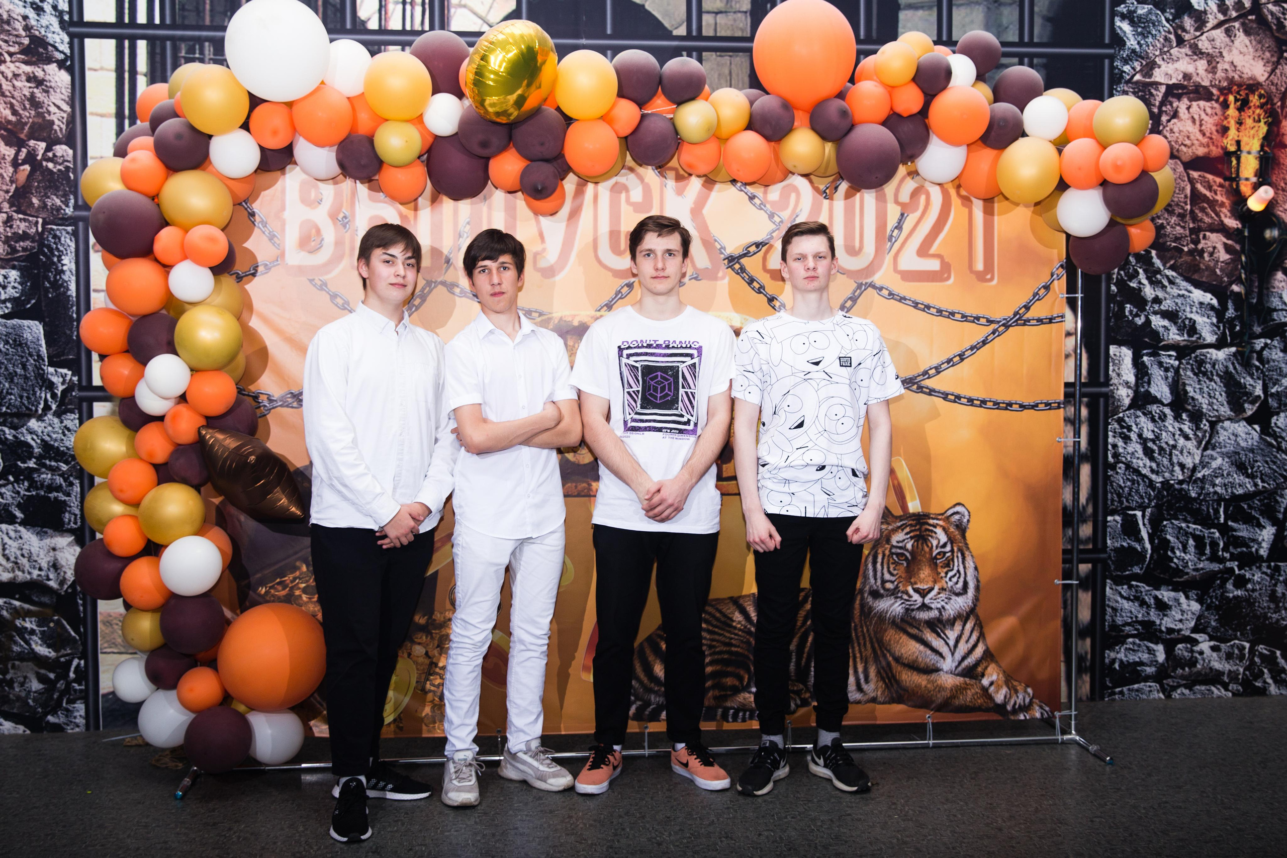 Выпускной 9 класс.Форд Баярд. Фотограф в Санкт-Петербурге Закута Ольга