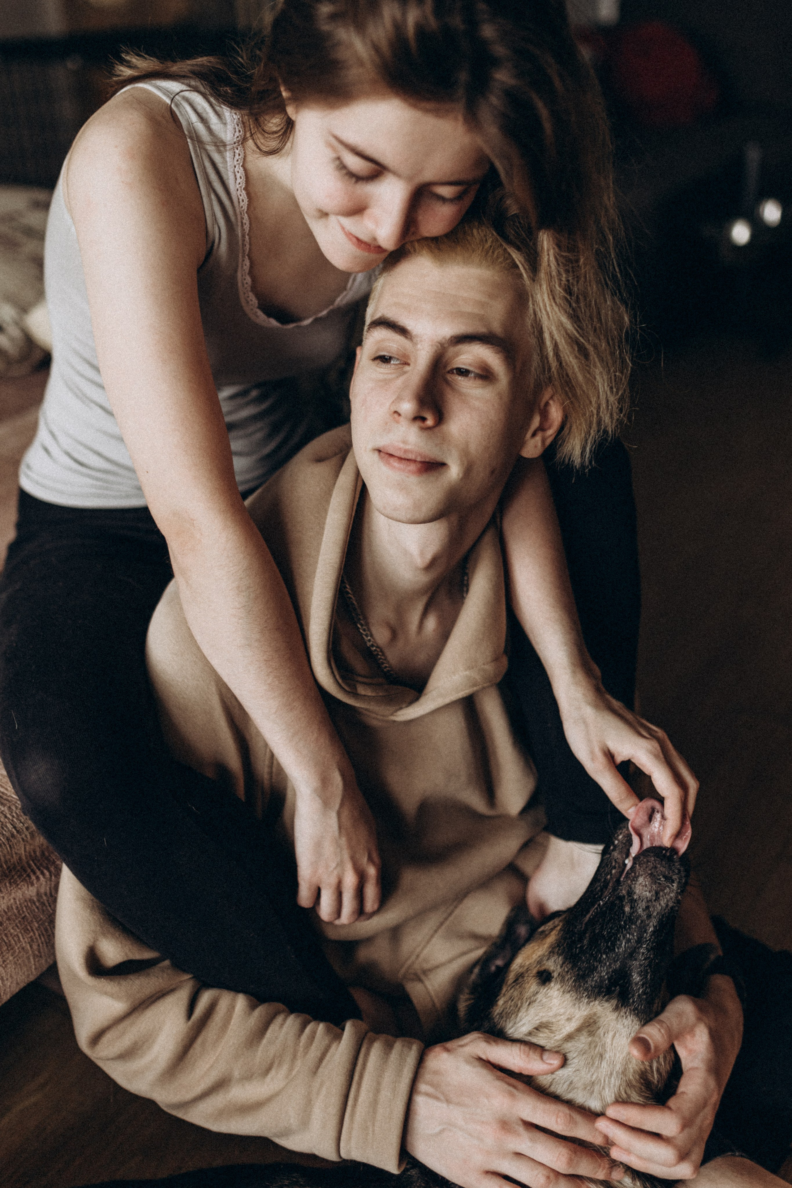 Матвей и Полина, а также кот и собака. Семейный фотограф lifestyle в Новосибирске Елена Шпилевая