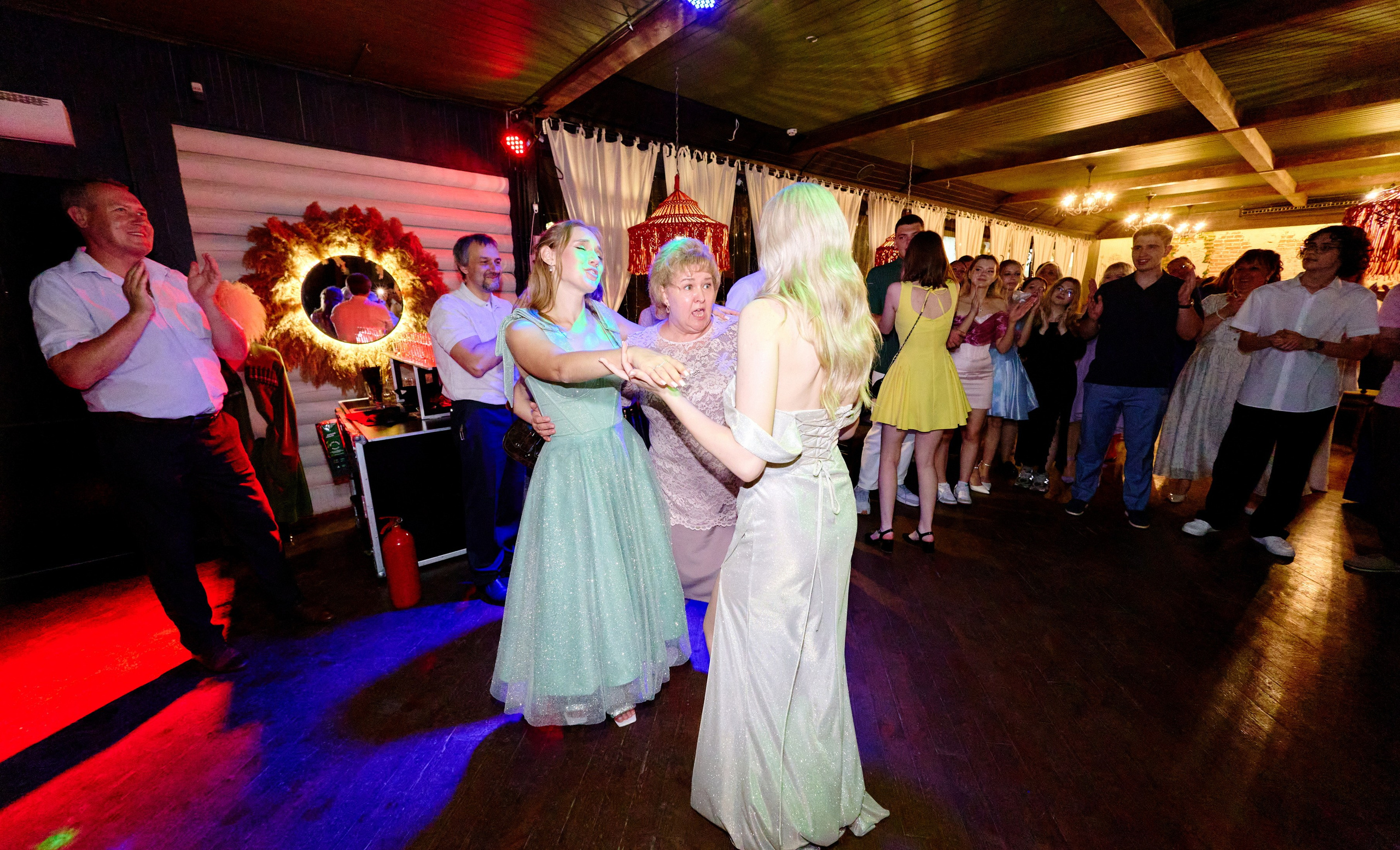 Выпускной 35 Сош. Фотограф Выпускные альбомы Таганрог Сергей Коробченко