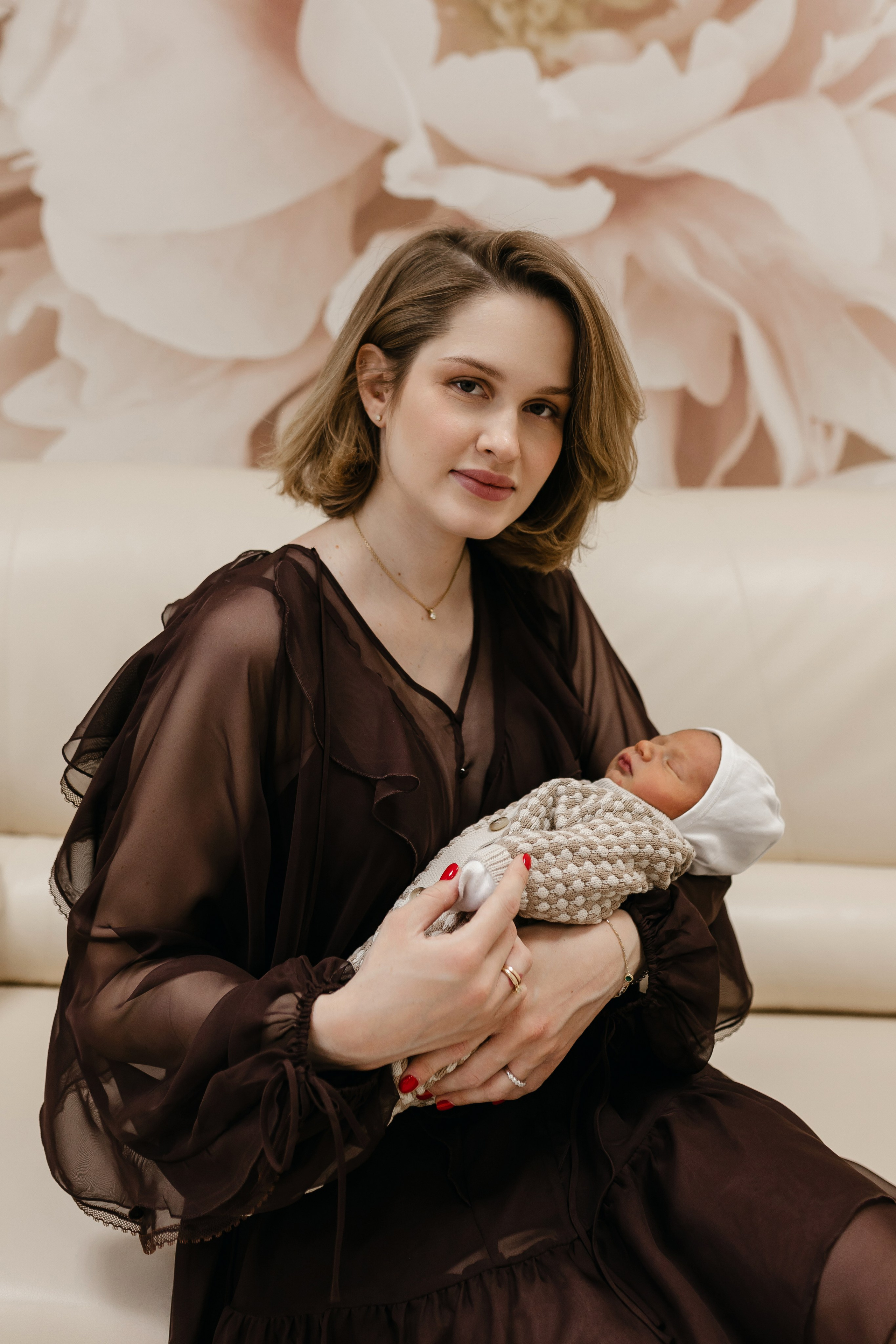 Фотограф на выписку из роддома в Краснодаре, выписка из Екатерининского роддома, фотограф Яна Морева. Семейный фотограф в Краснодаре Яна Морева