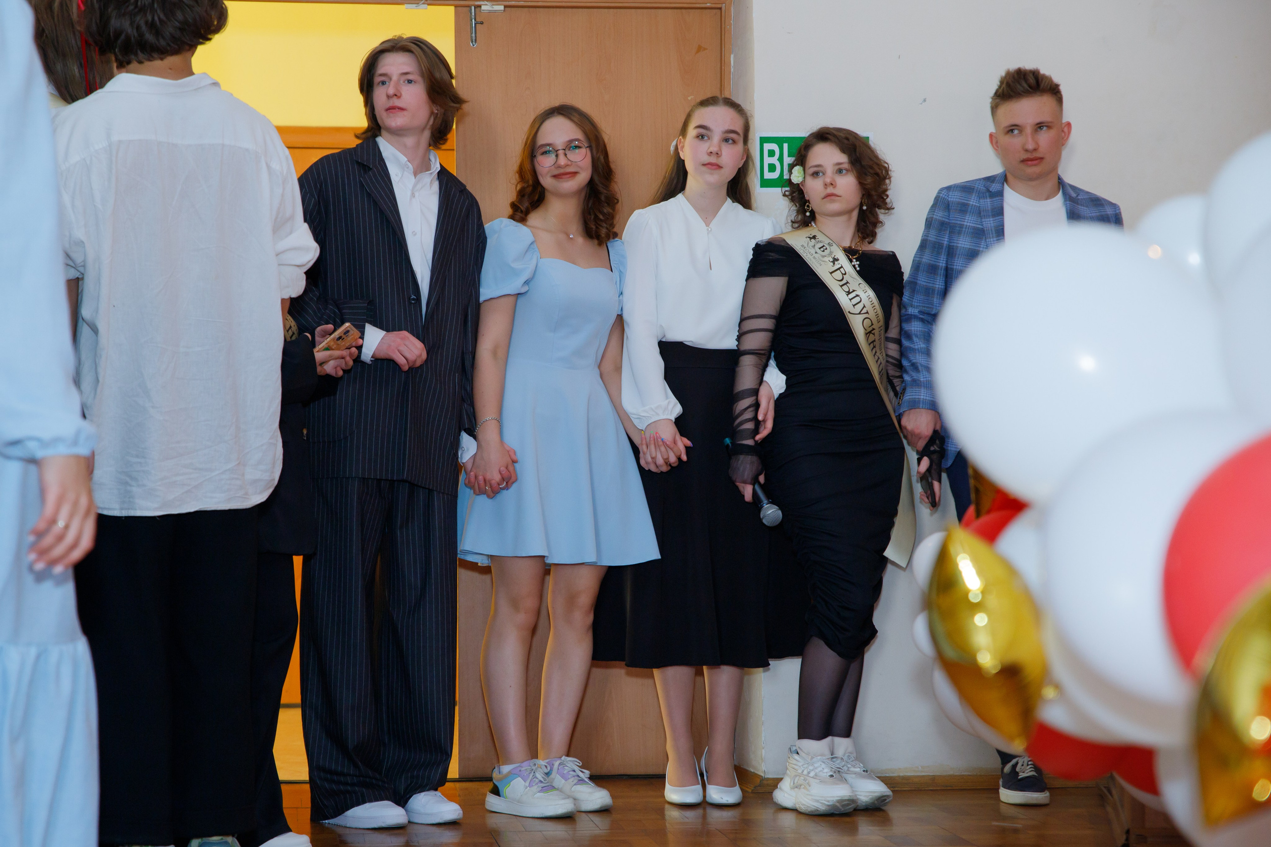Репортажная съемка с Последнего звонка в школе в Москве. Семейный и школьный фотограф в Москве Анна Ткач