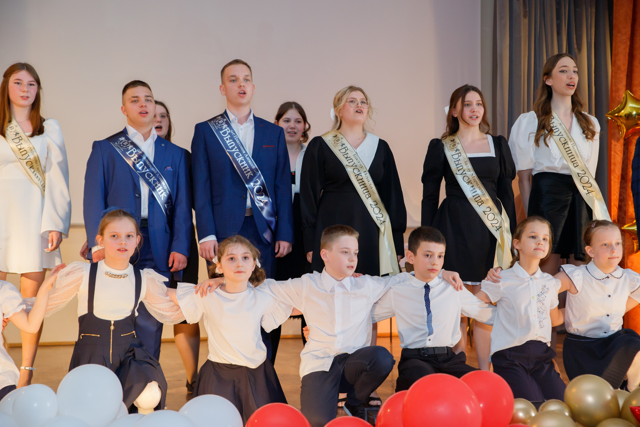 Репортажная съемка с Последнего звонка в школе в Москве. Семейный и школьный фотограф в Москве Анна Ткач