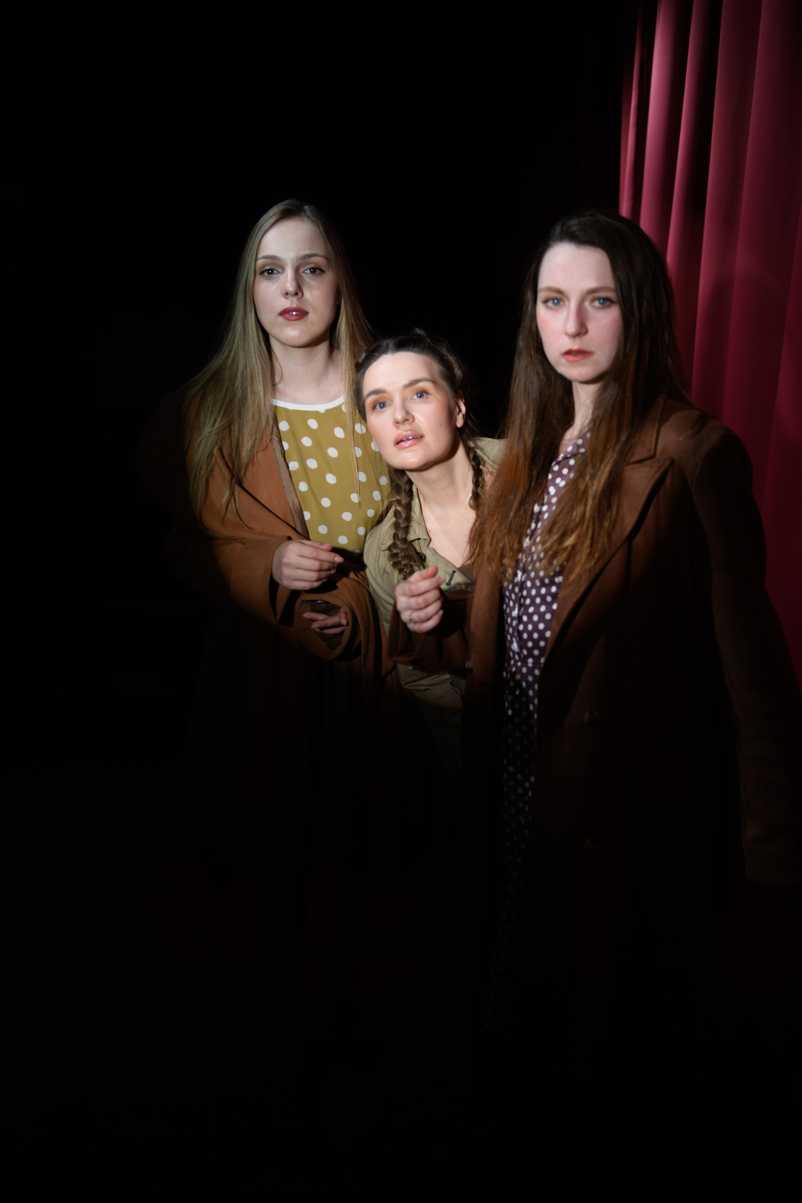 За нарисованным очагом. Организация и проведение фотосъемок в Санкт-Петербурге. Фотограф Смирягин Илья