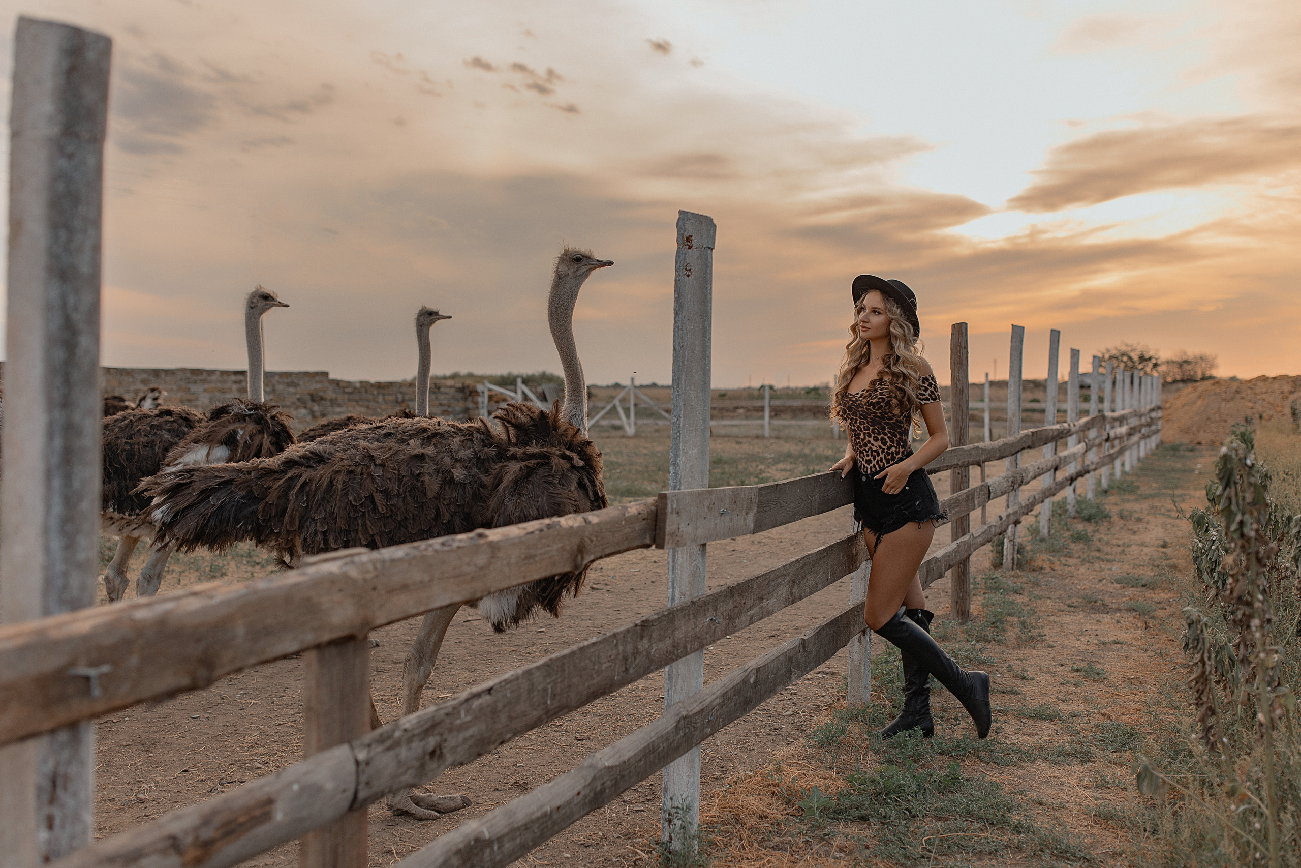 Фотосессия тематическая с идеей. Фотограф-стилист Крым Прокат одежды в Крыму. Фотосессии в Крыму