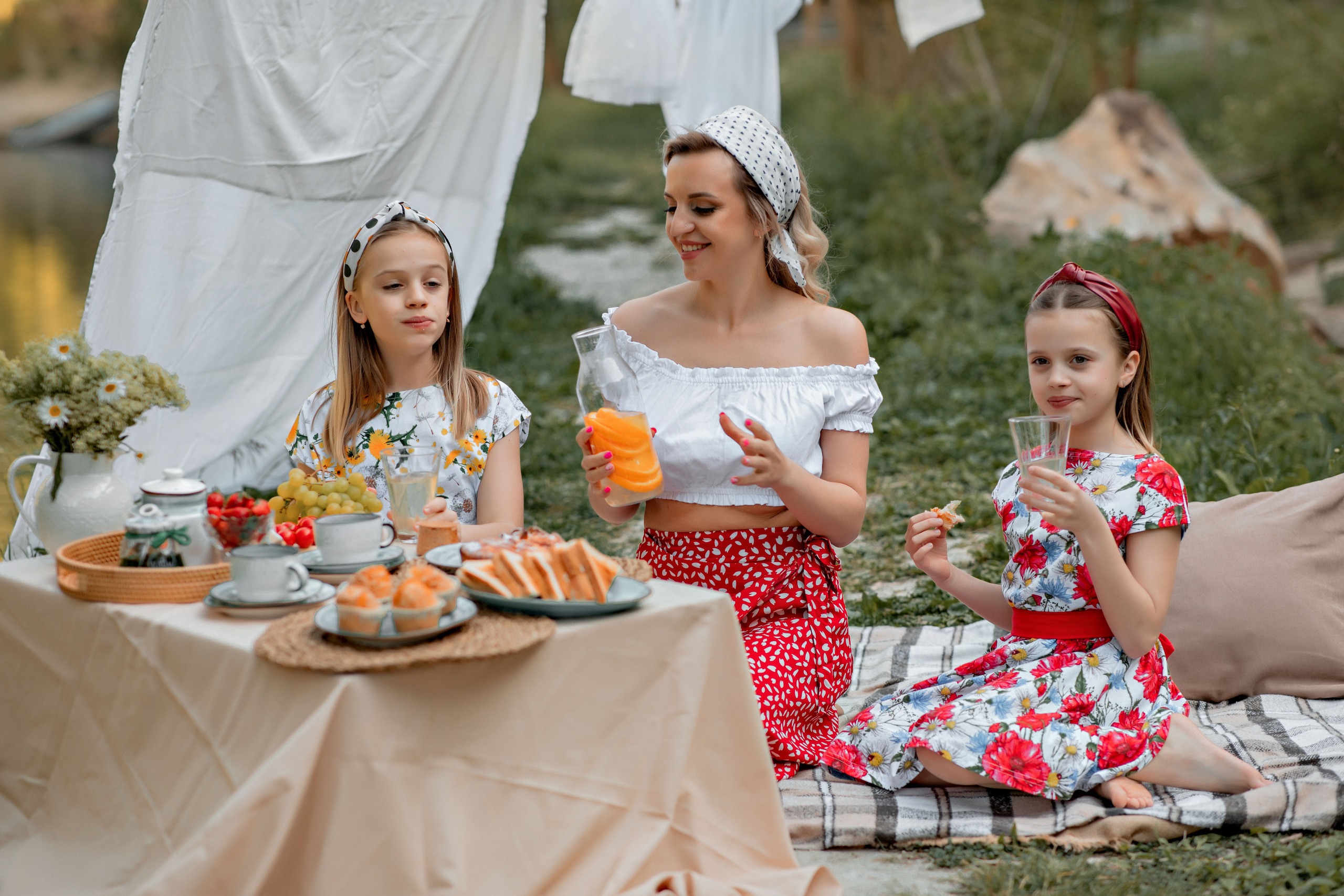 Выездная семейная фотосессия. Фотограф-стилист Крым Прокат одежды в Крыму. Фотосессии в Крыму