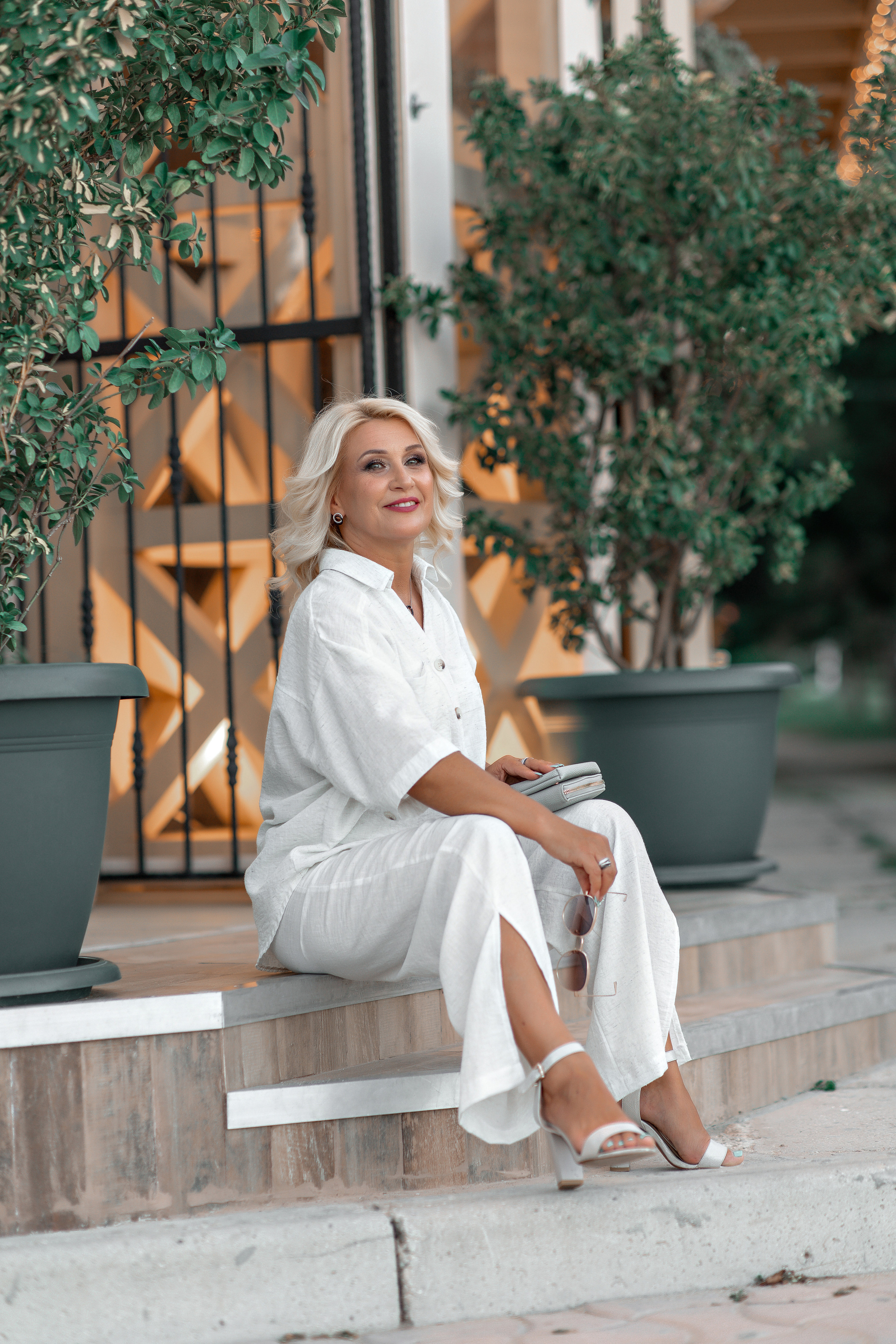 Фотосессия " Прогулка ". Фотограф-стилист Крым Прокат одежды в Крыму. Фотосессии в Крыму