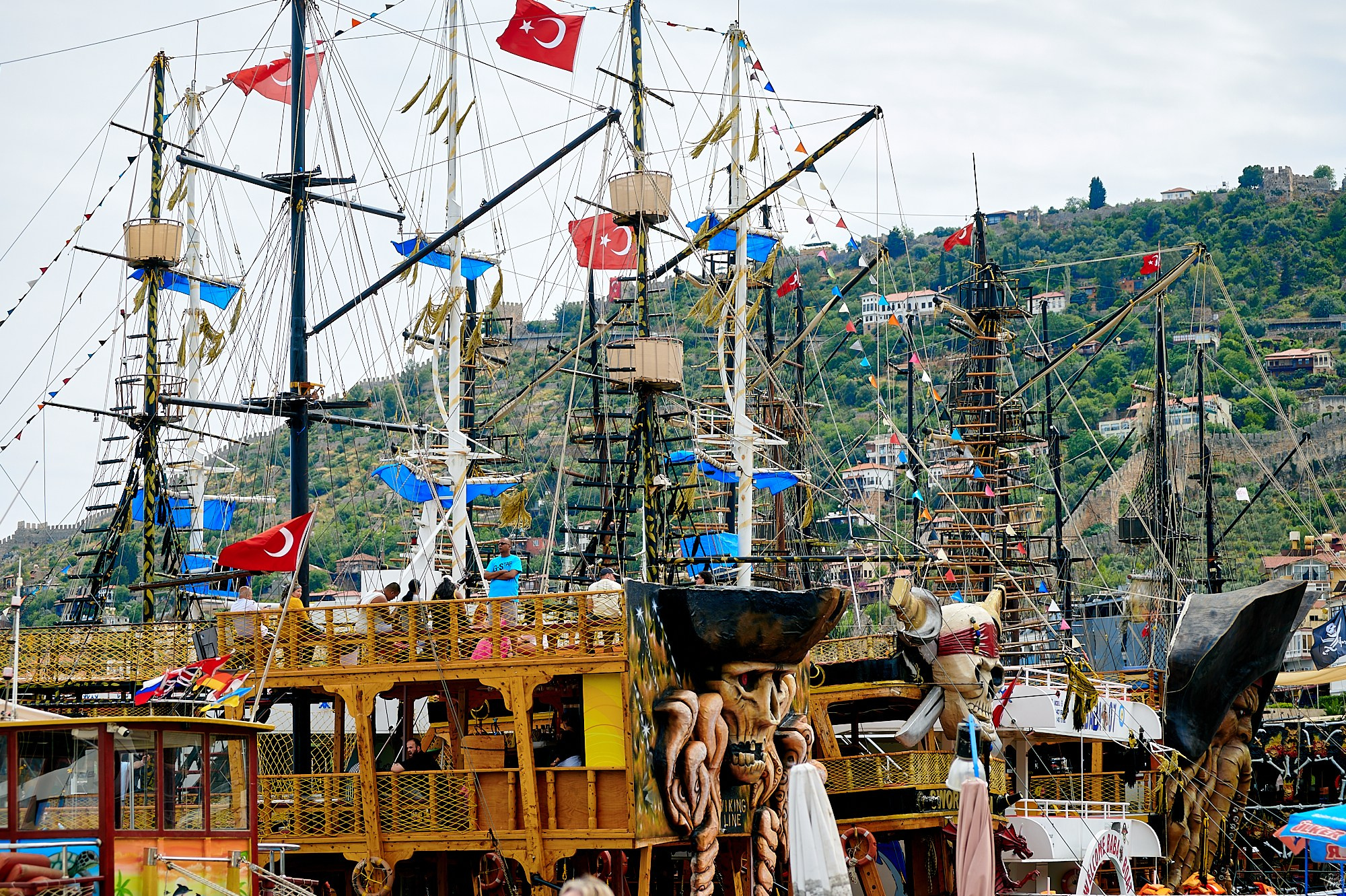 Alanya, Türkiye. May 2024. Фотографии отовсюду и обо всем