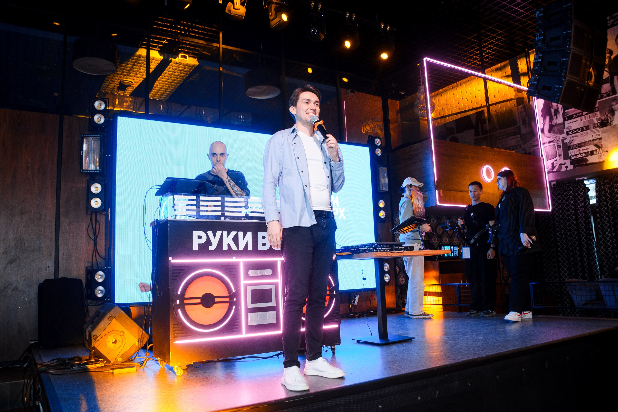 Студвесна на Волге. Диджеи. Фотограф Елена Афанасьева