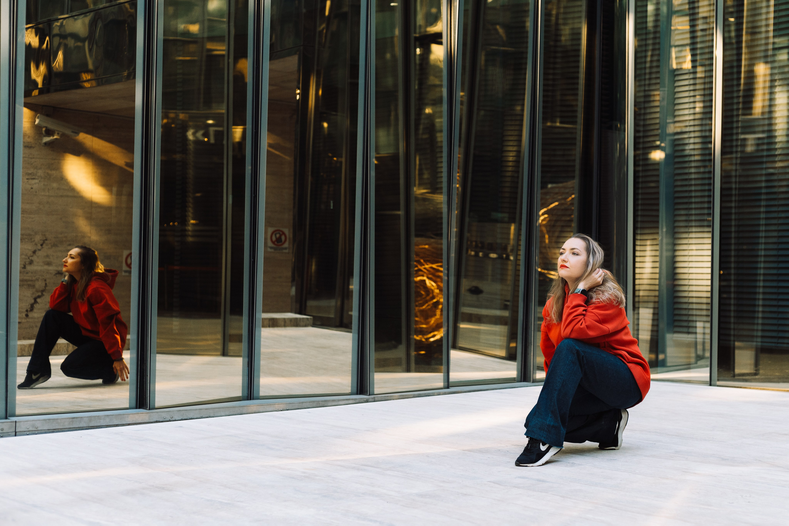 Наташа в Зазеркалье. Зеркальный дворик. Портфолио