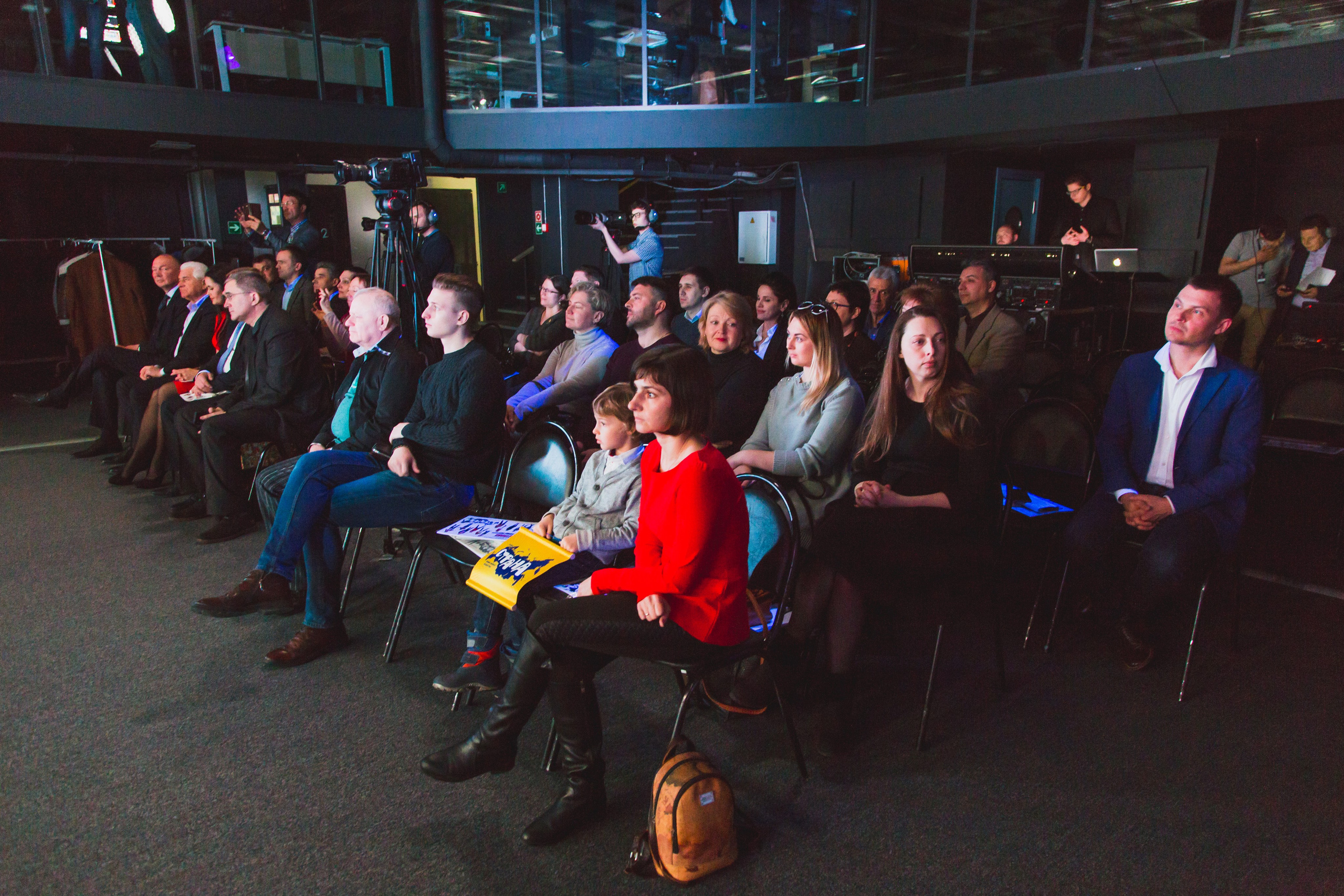 О2ТВ группа СТРАНА. Видеооператор/Фотограф Николай Завьялов