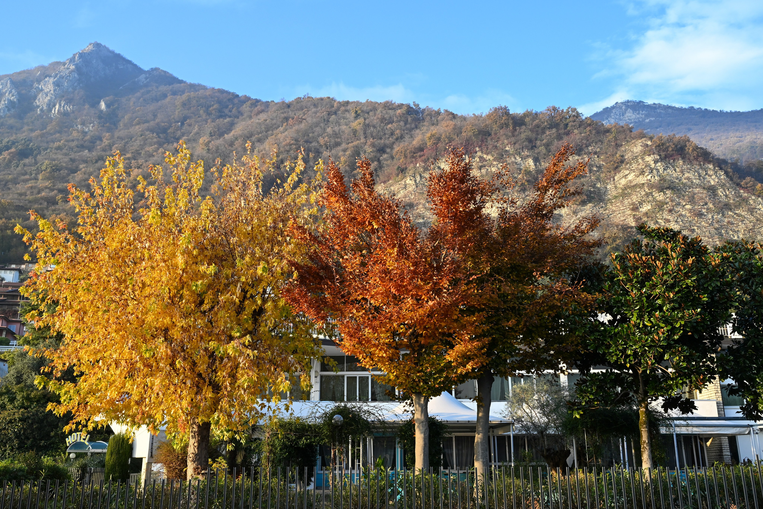 Lago d'iseo and hotel. Фотограф Минск
